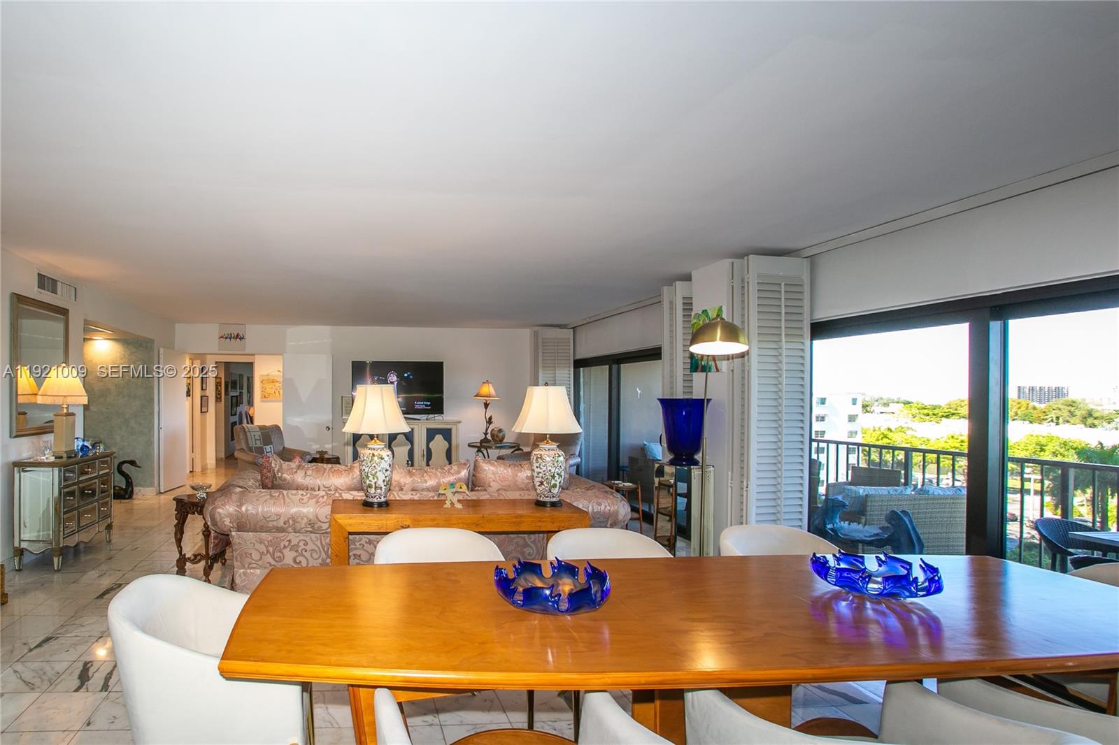 1800 NE 114th St # 603