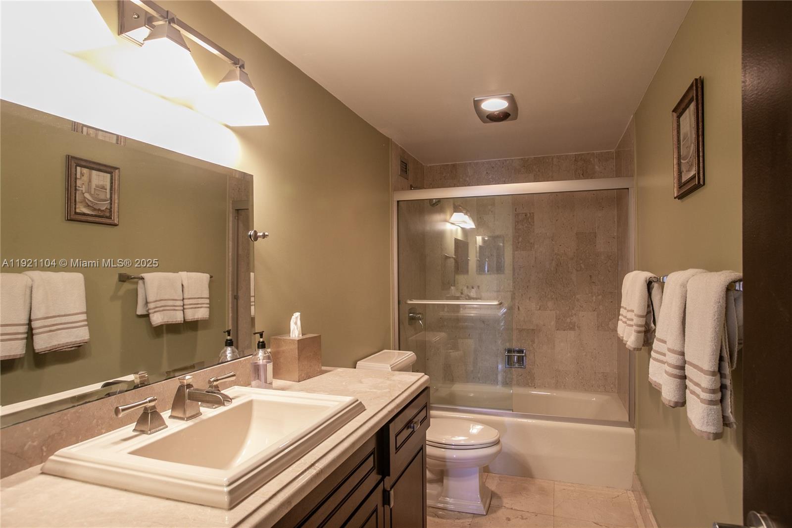 1800 NE 114th St # 2105