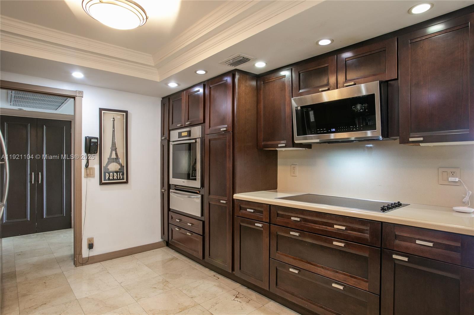 1800 NE 114th St # 2105