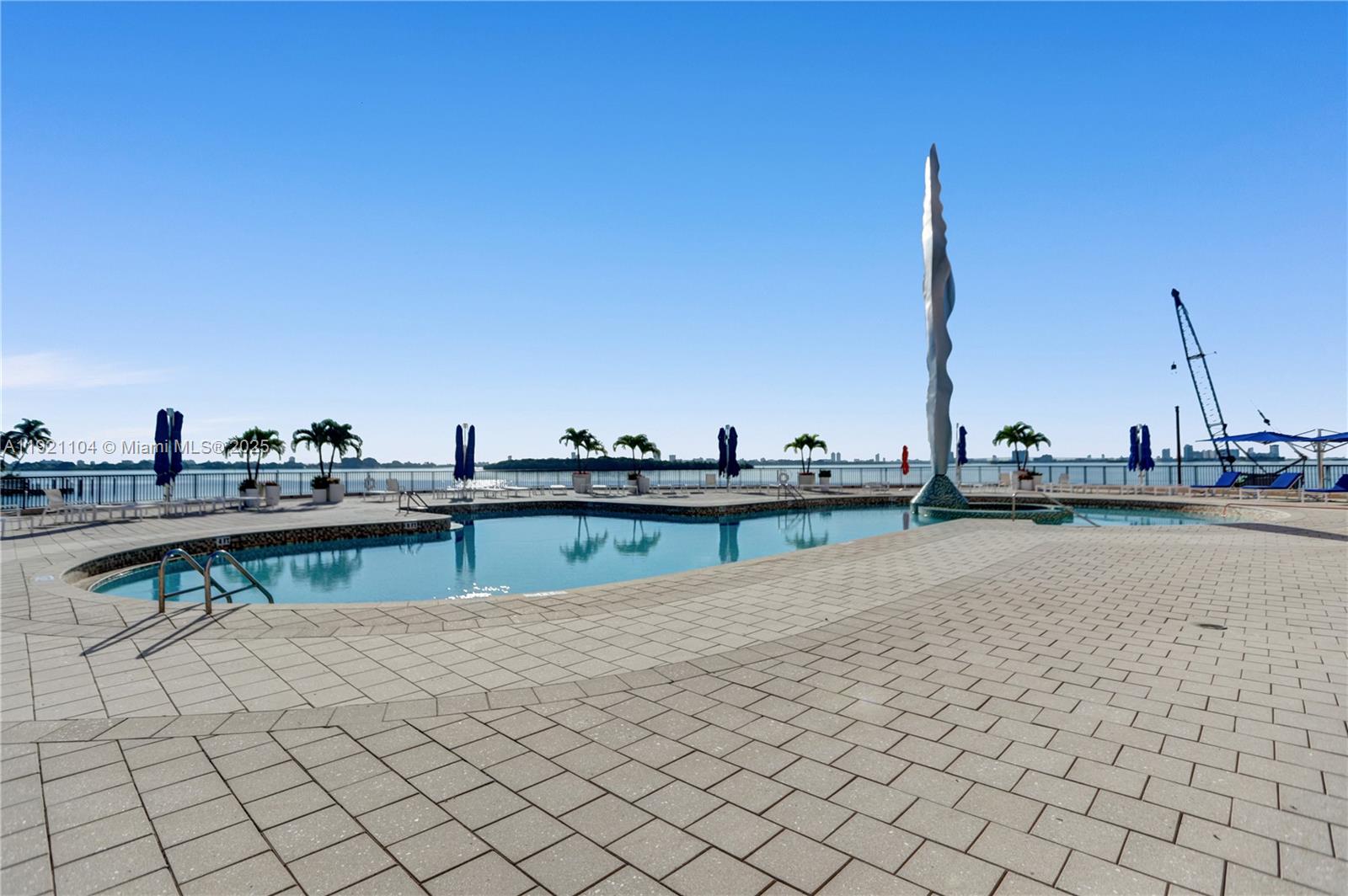 1800 NE 114th St # 2105