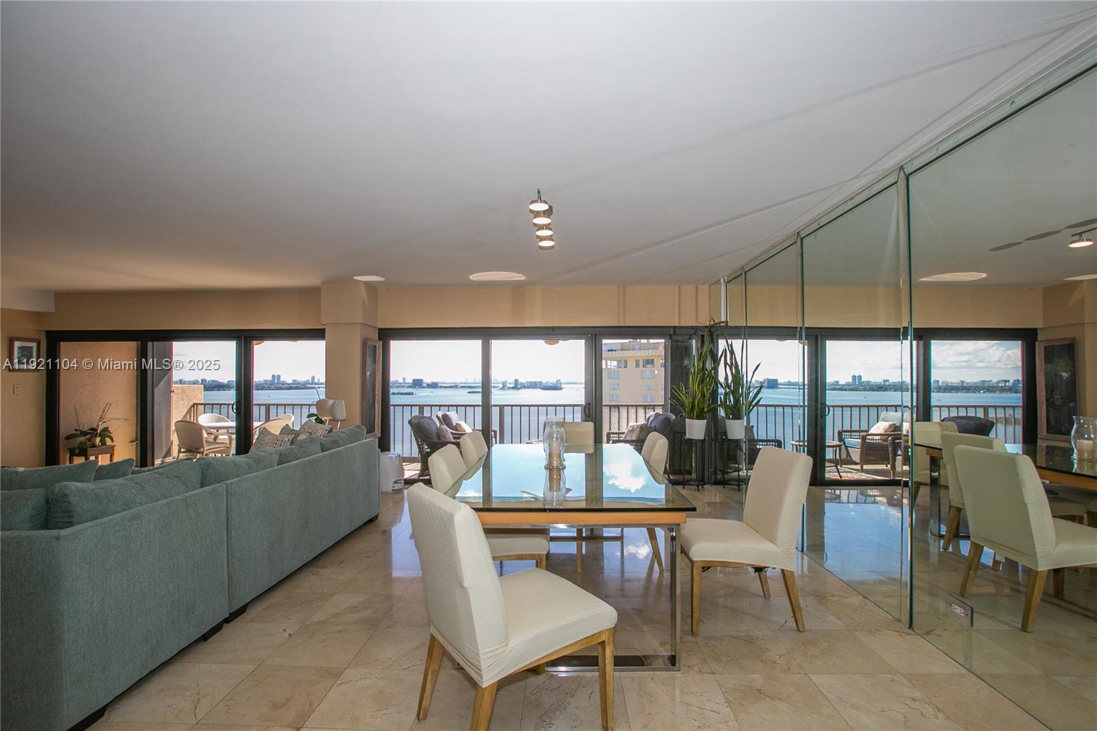 1800 NE 114th St # 2105