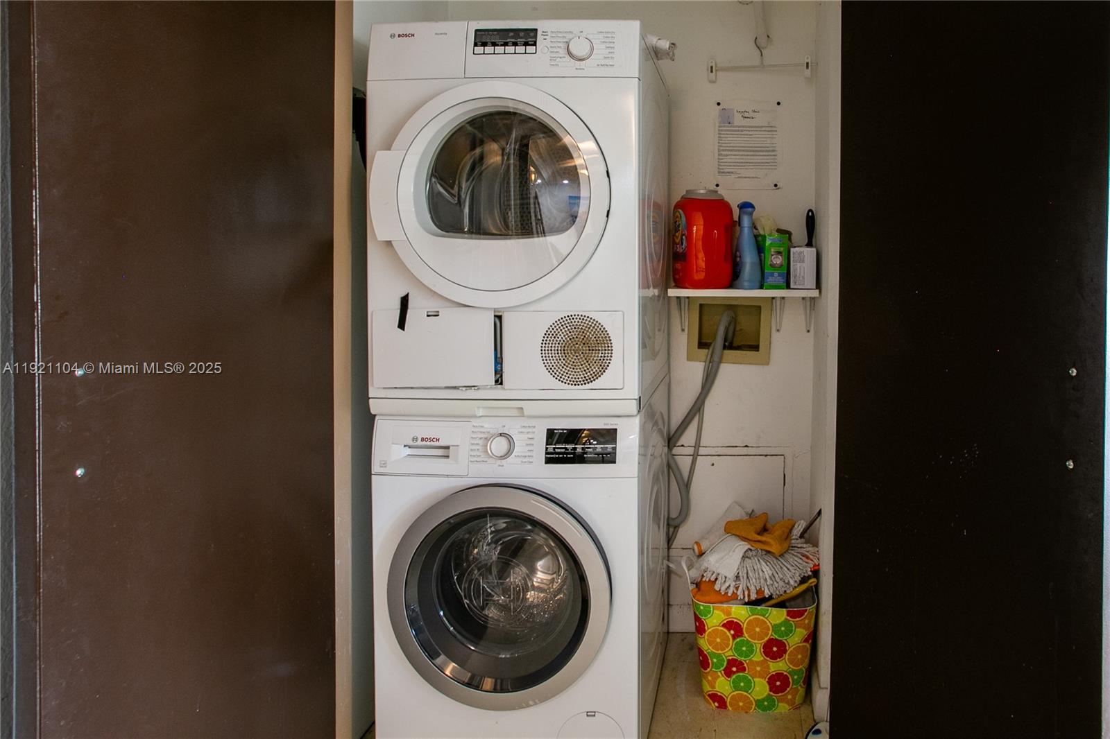 1800 NE 114th St # 2105