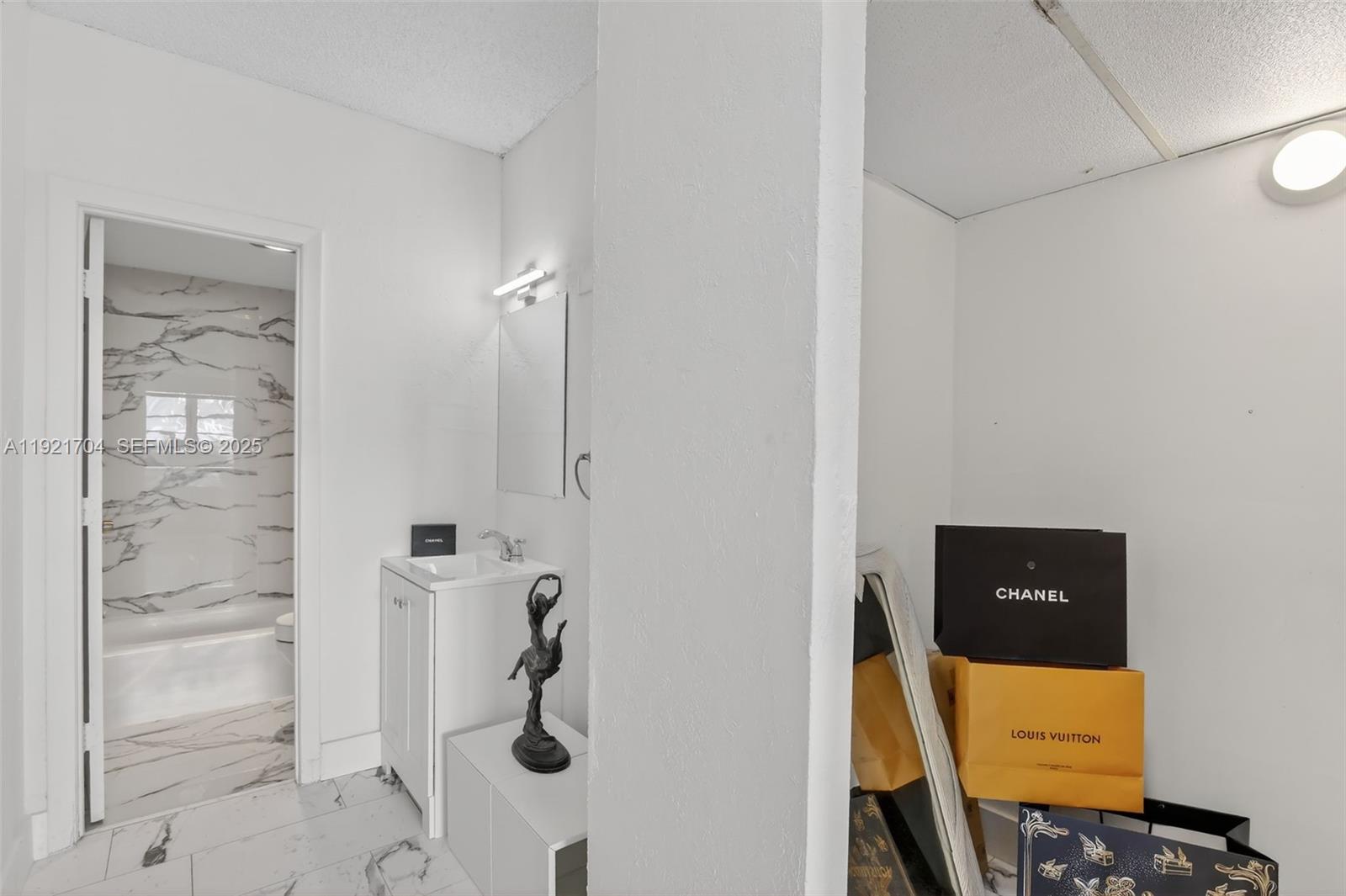 300 Bayview Dr # 308