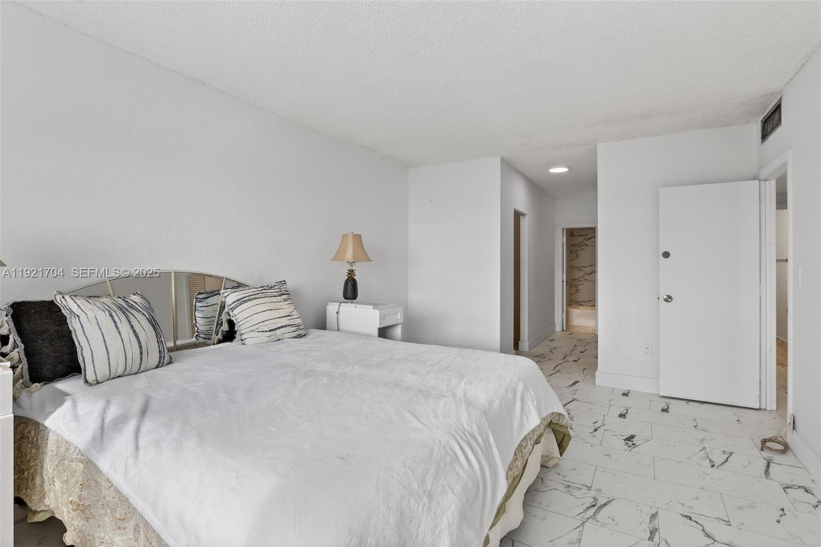 300 Bayview Dr # 308