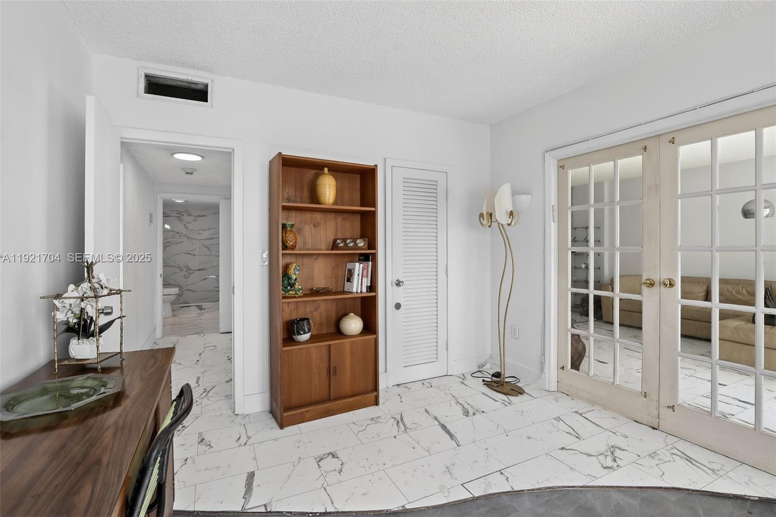 300 Bayview Dr # 308