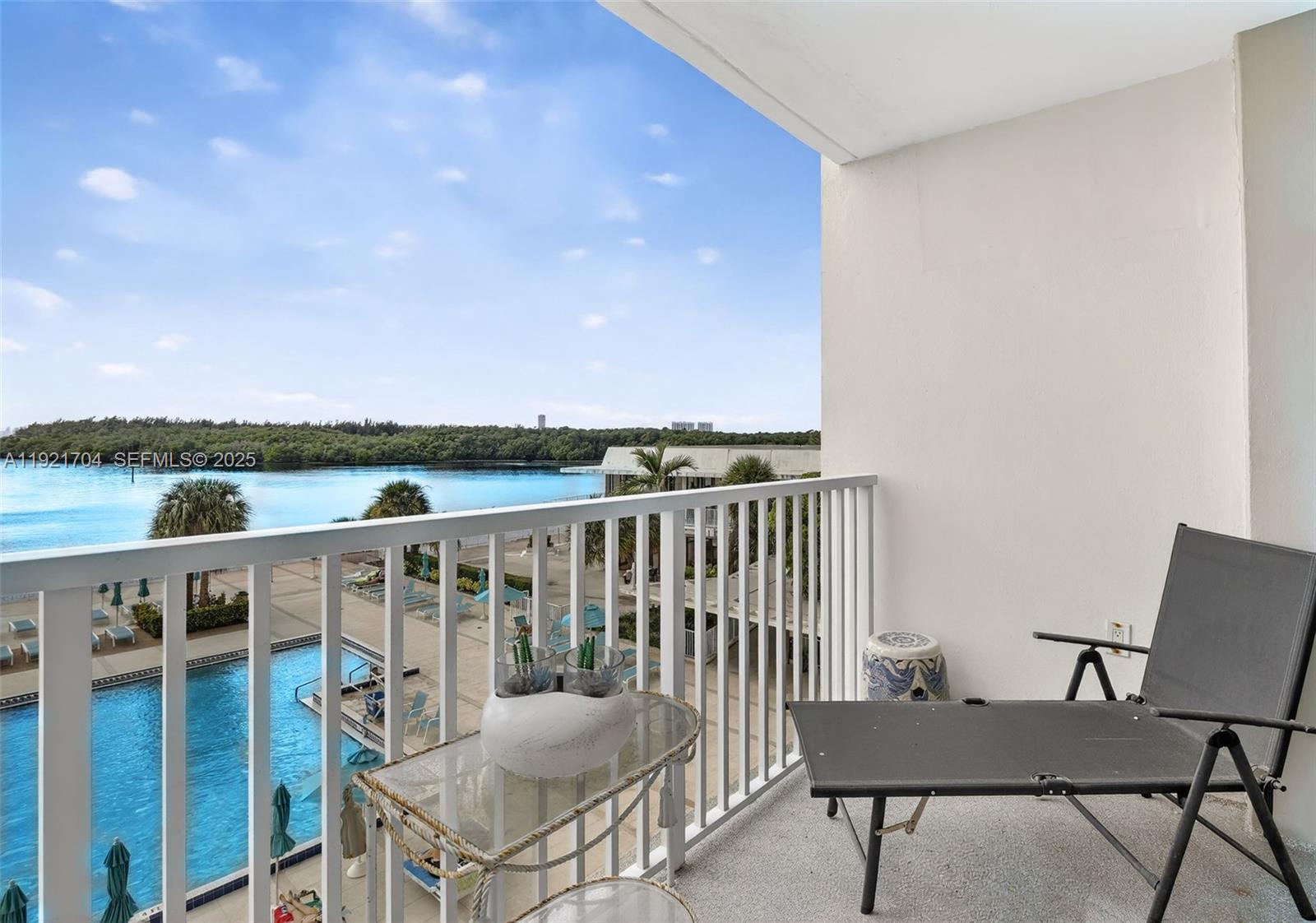 300 Bayview Dr # 308