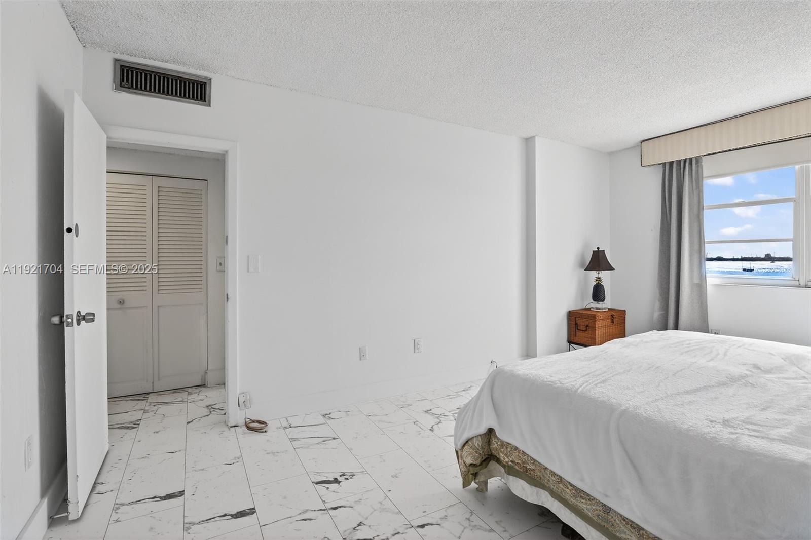 300 Bayview Dr # 308