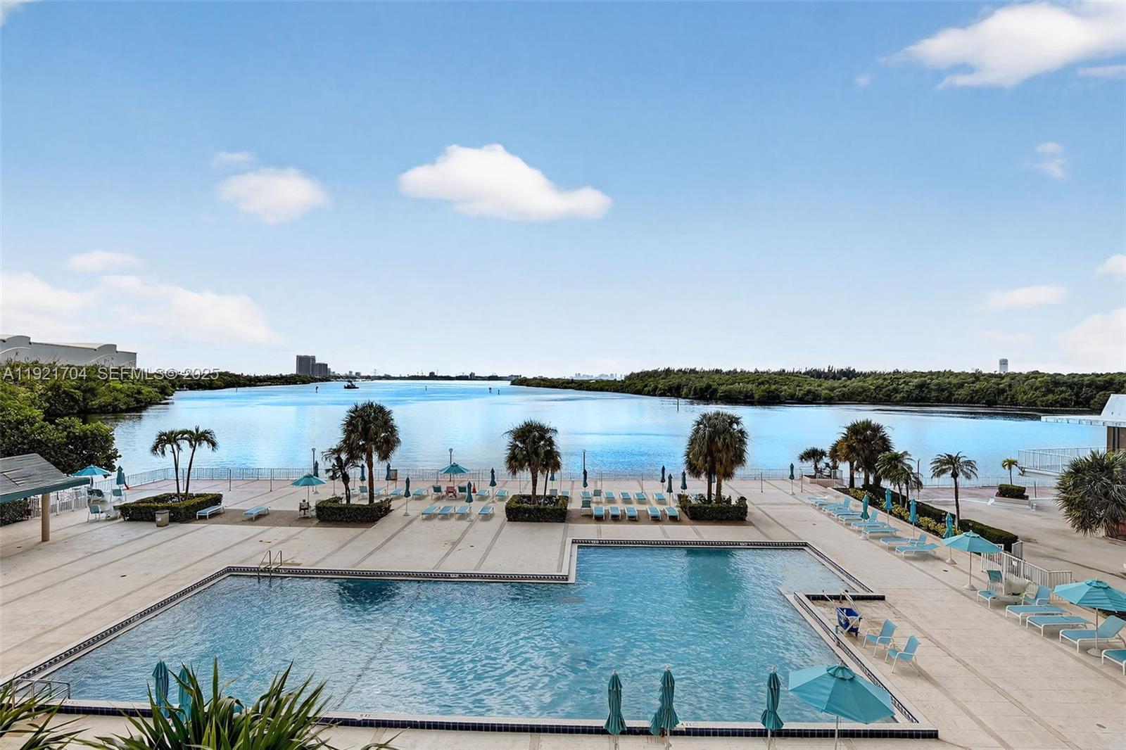 300 Bayview Dr # 308