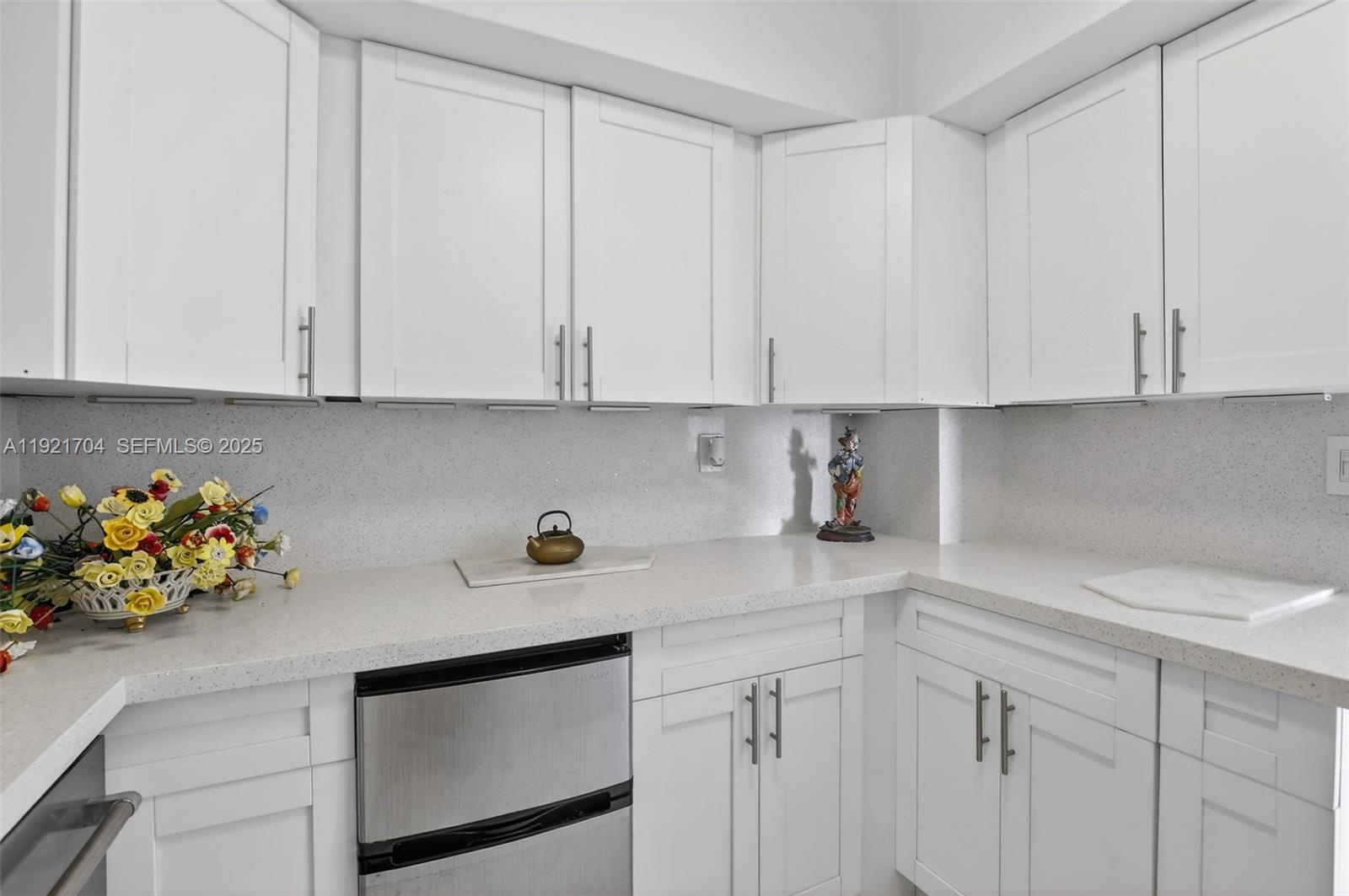 300 Bayview Dr # 308