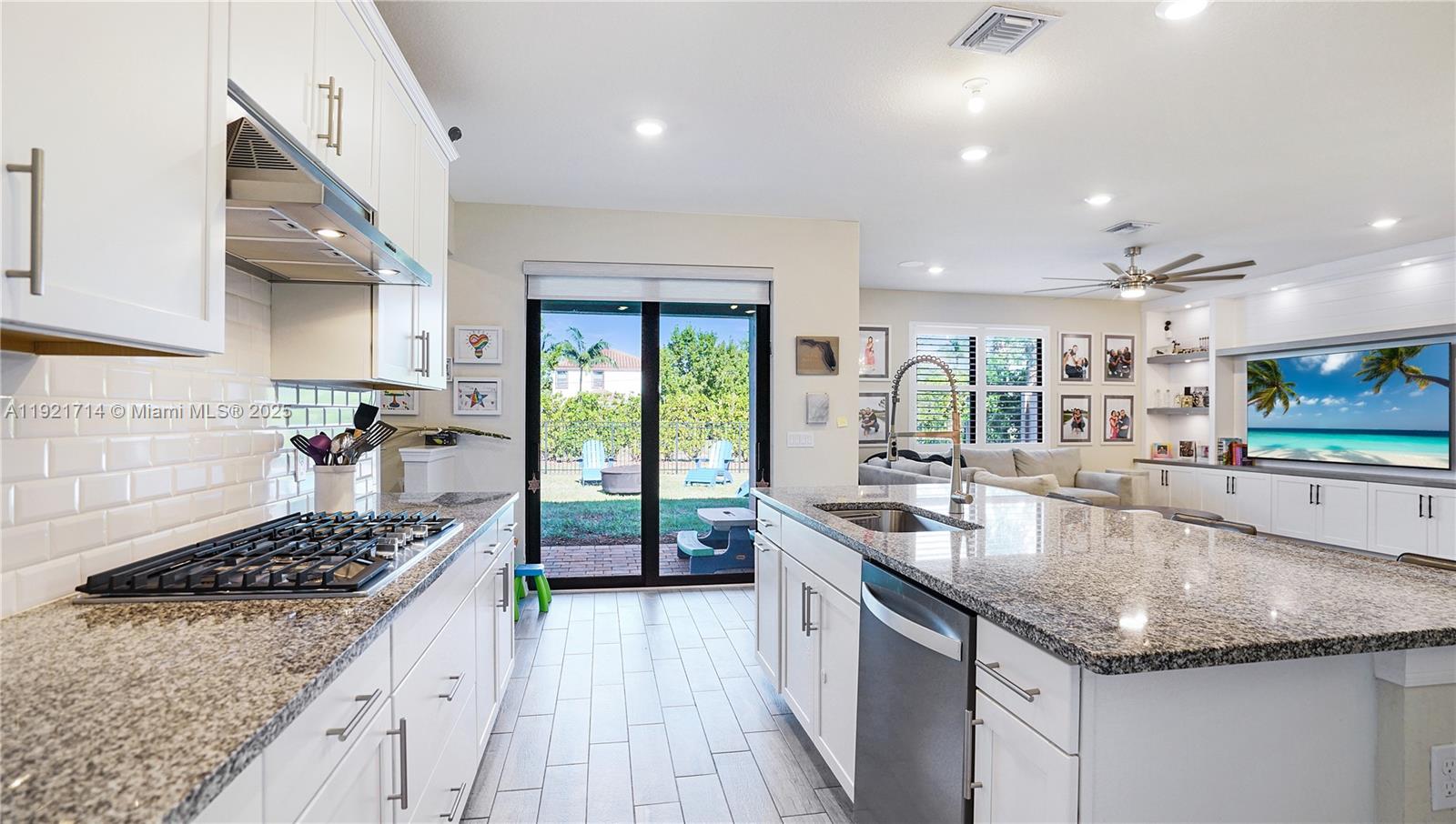 8605 Patron Ln