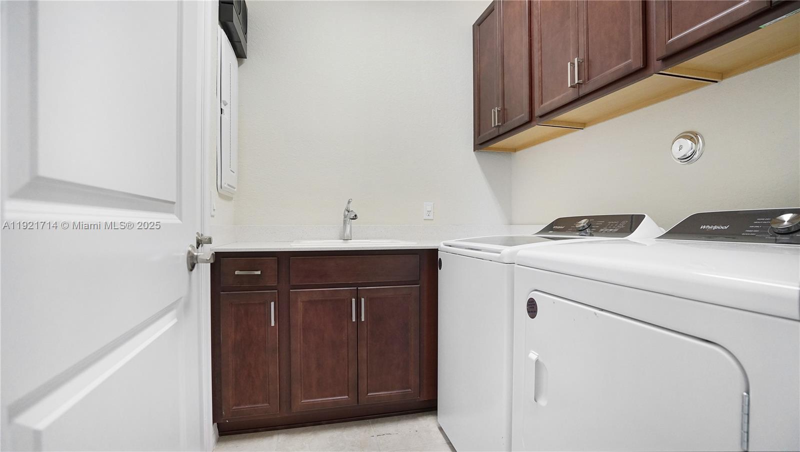 8605 Patron Ln