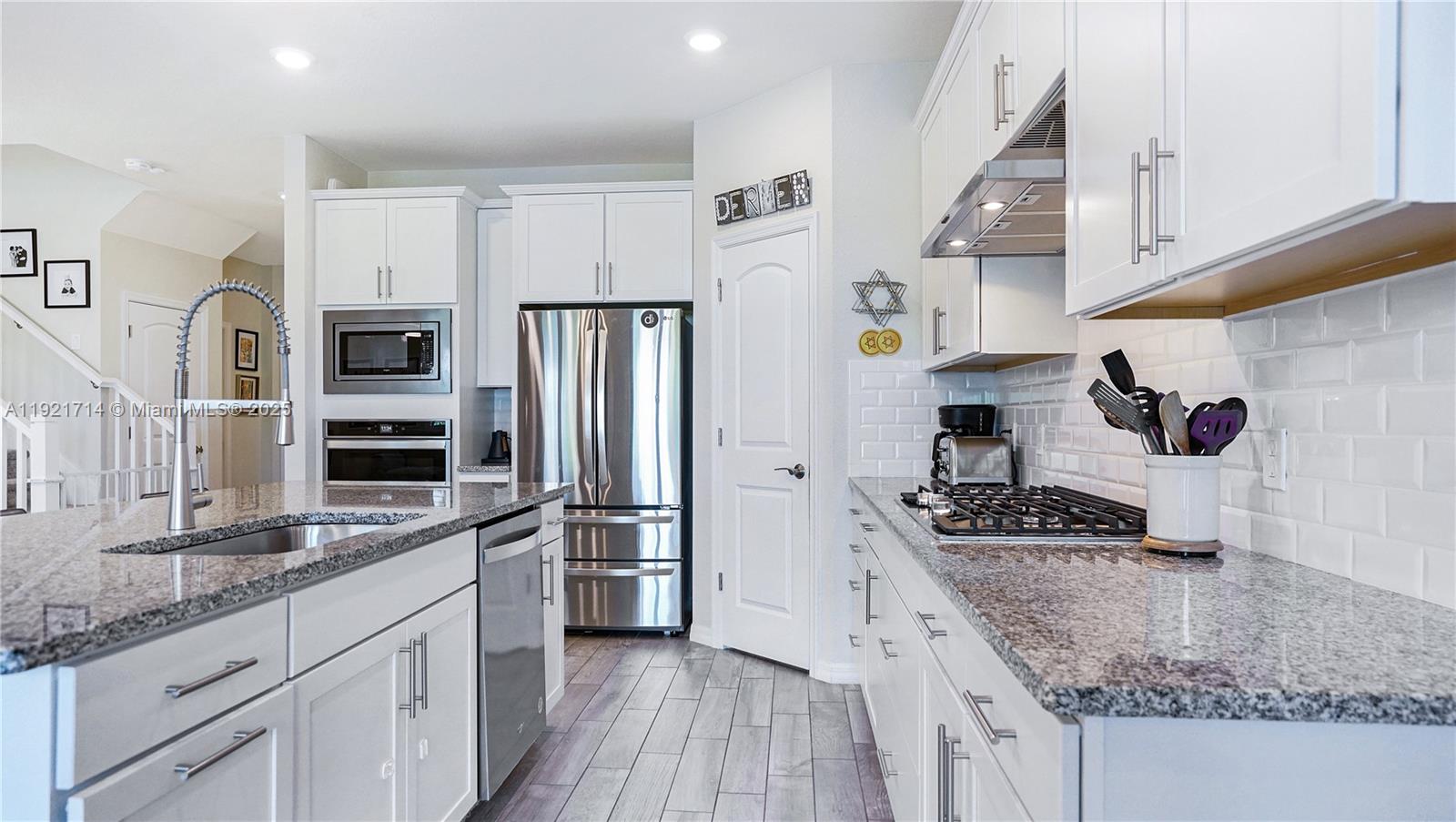 8605 Patron Ln