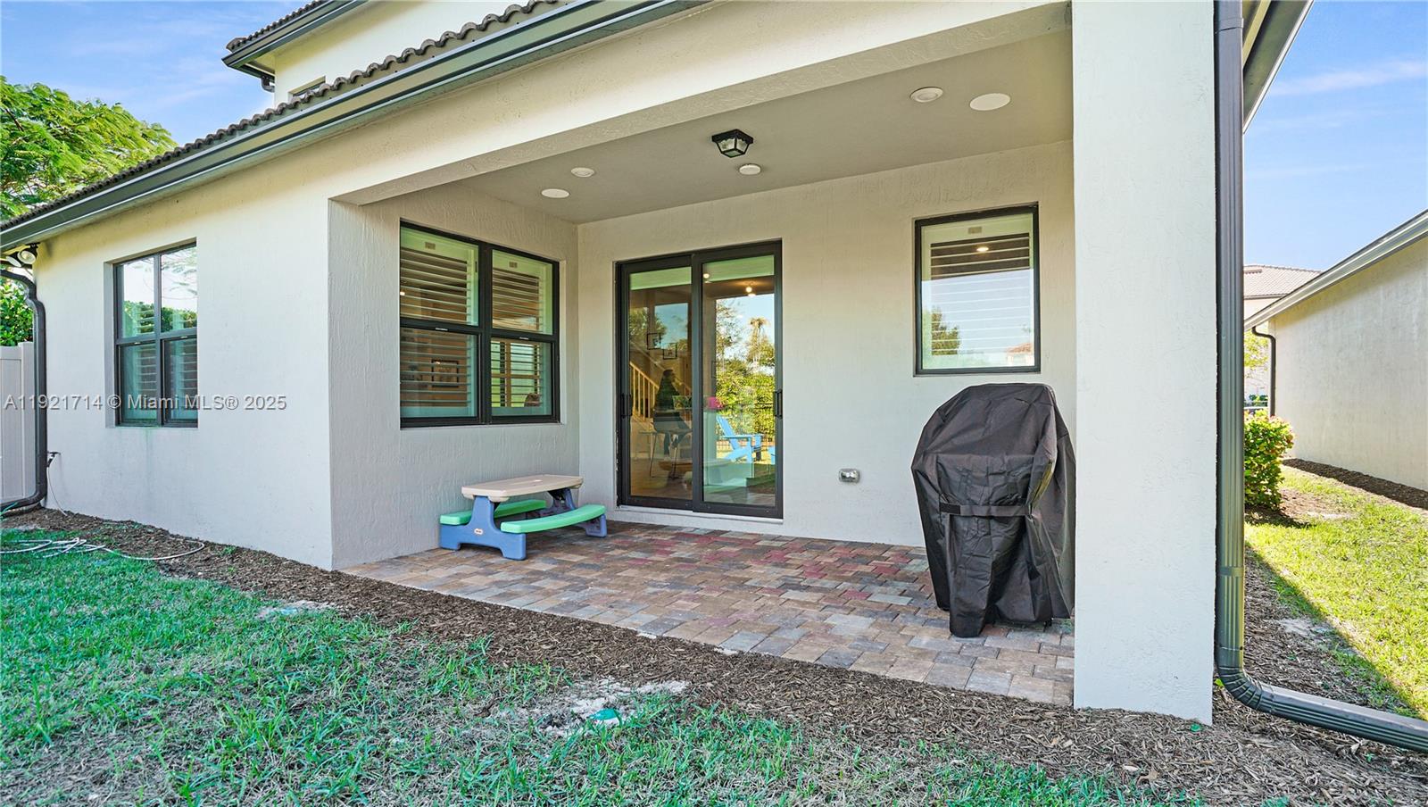 8605 Patron Ln