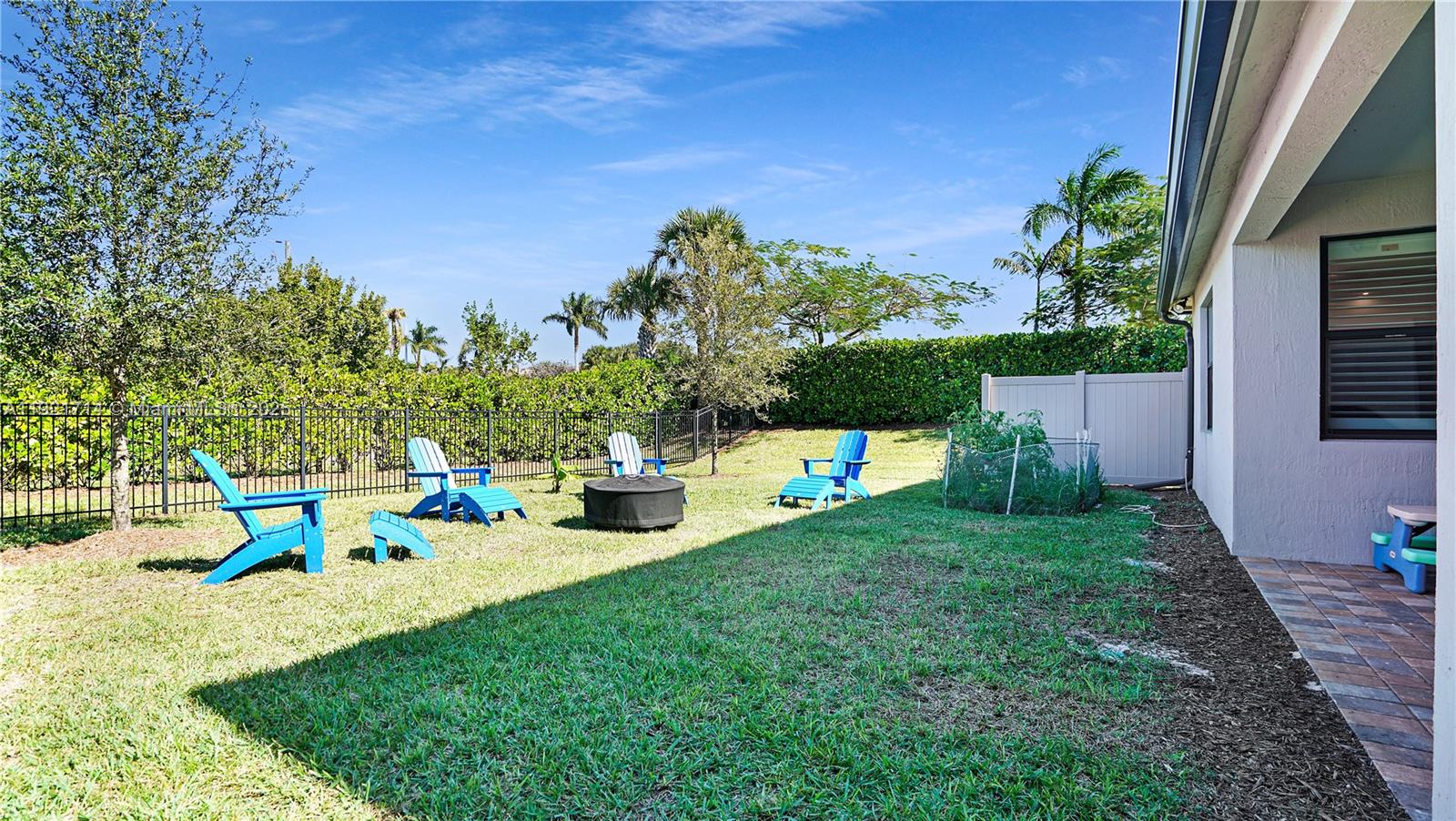 8605 Patron Ln
