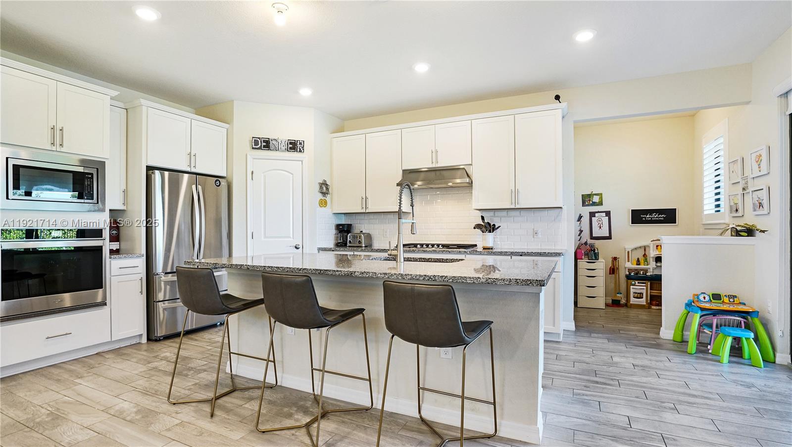 8605 Patron Ln