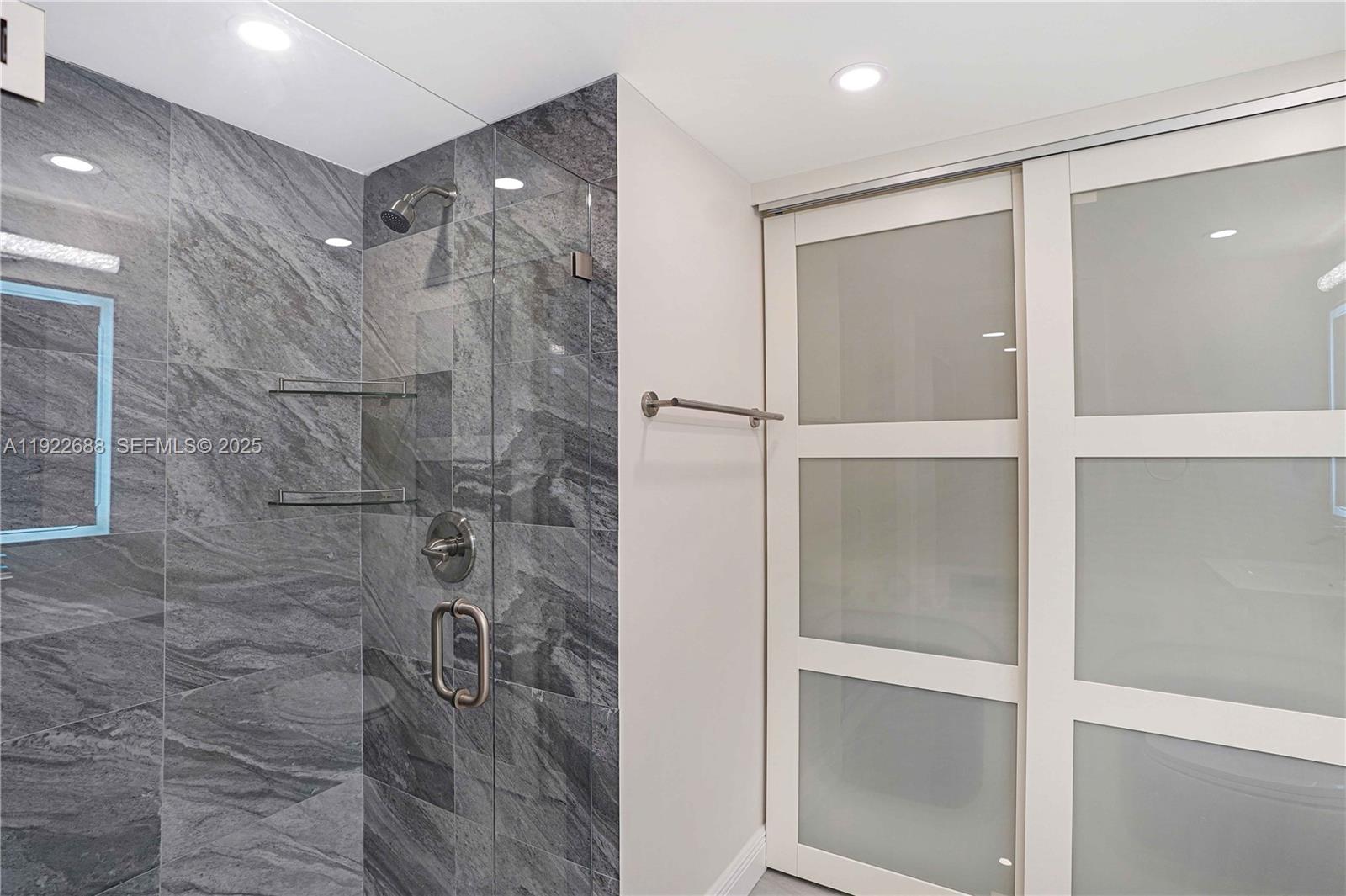 3500 Mystic Pointe Dr # 1206