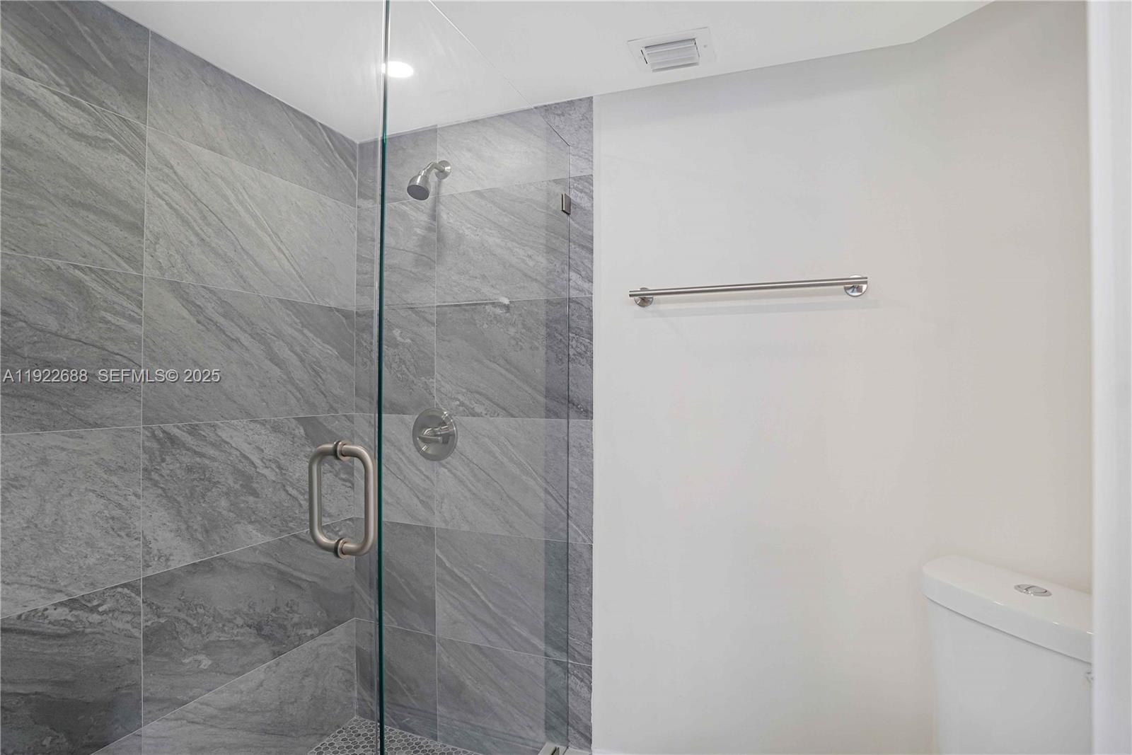 3500 Mystic Pointe Dr # 1206