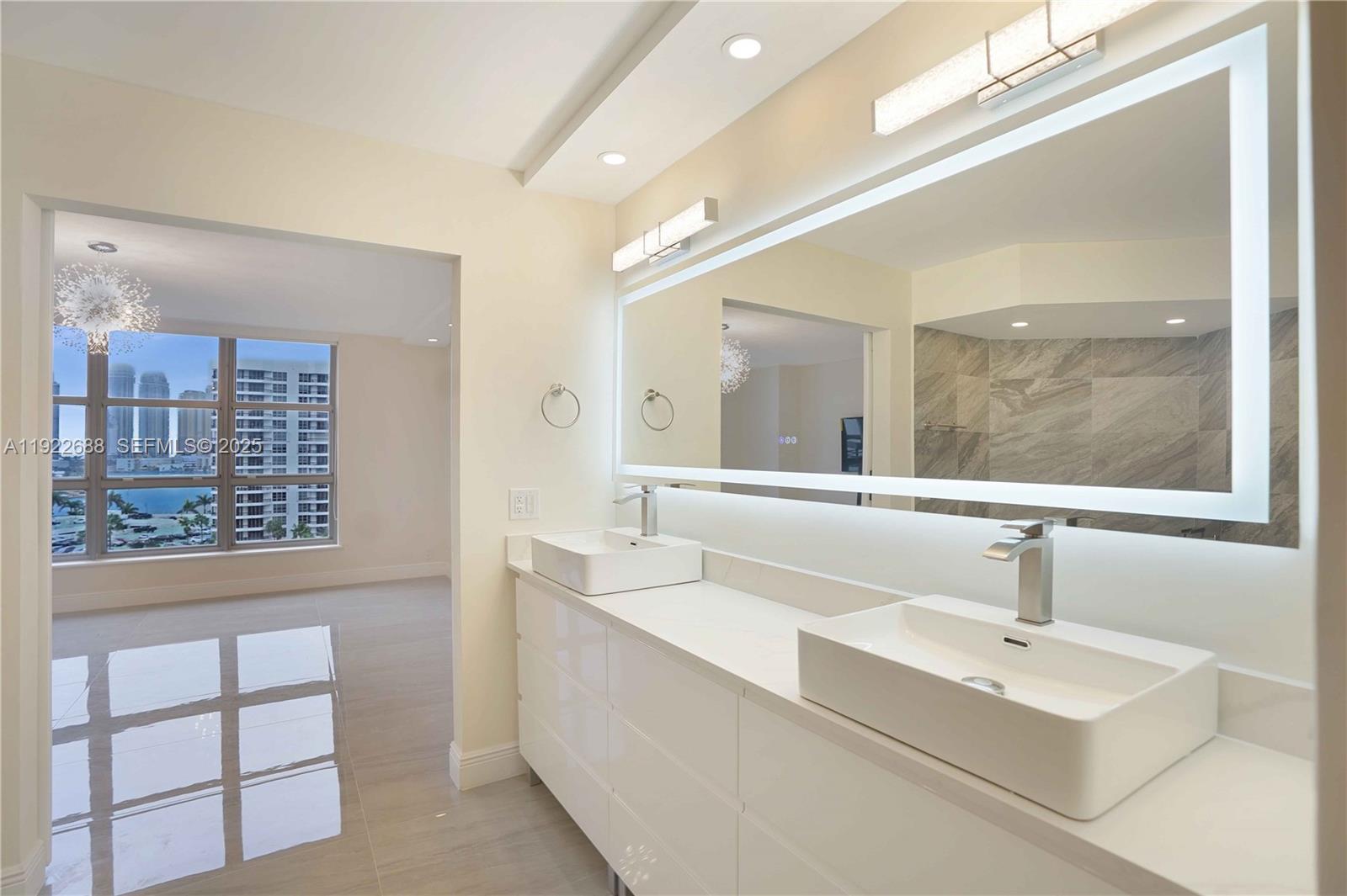 3500 Mystic Pointe Dr # 1206