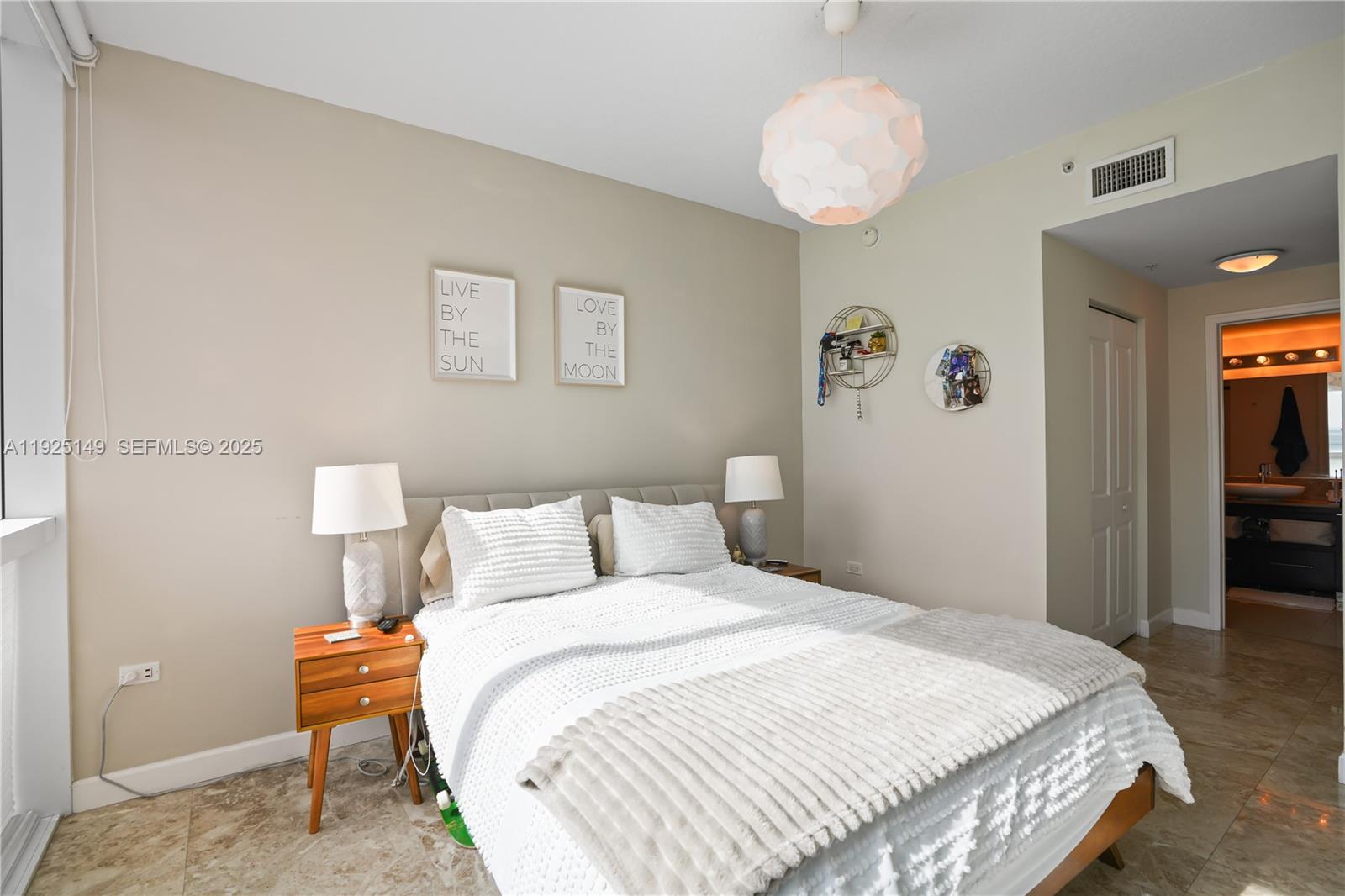 480 NE 30th St # 703