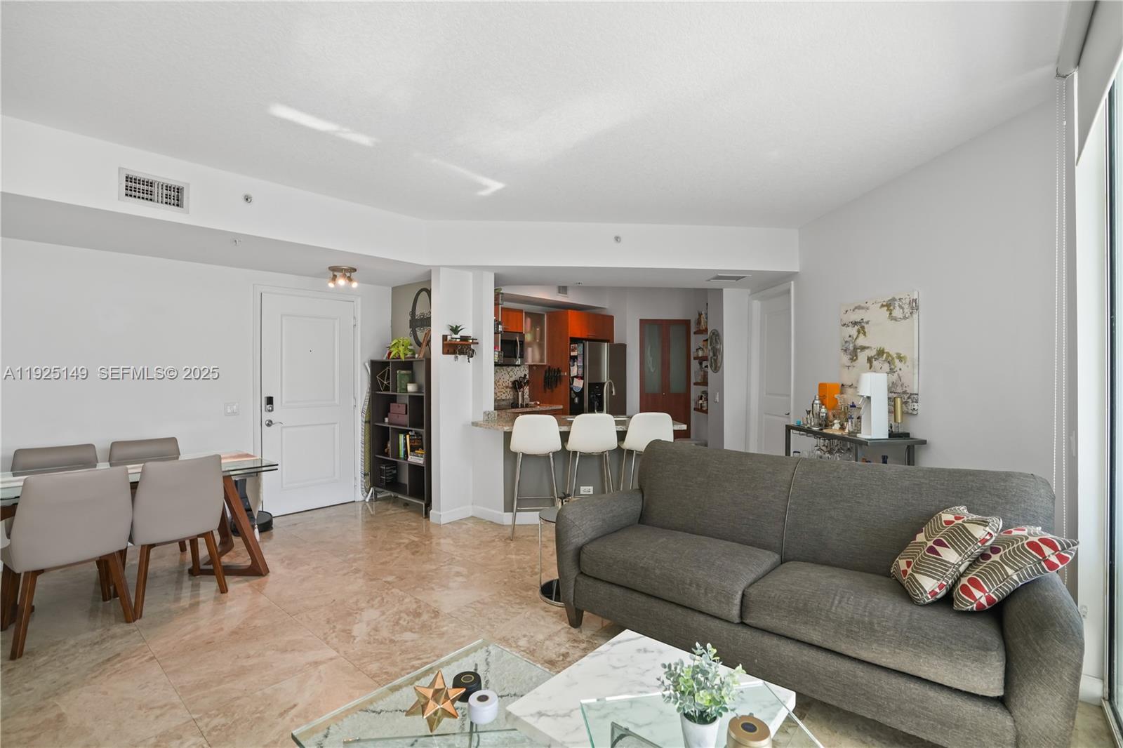 480 NE 30th St # 703