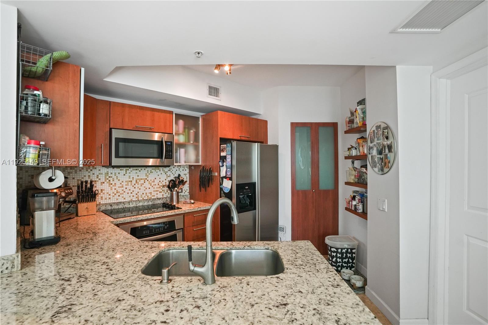 480 NE 30th St # 703