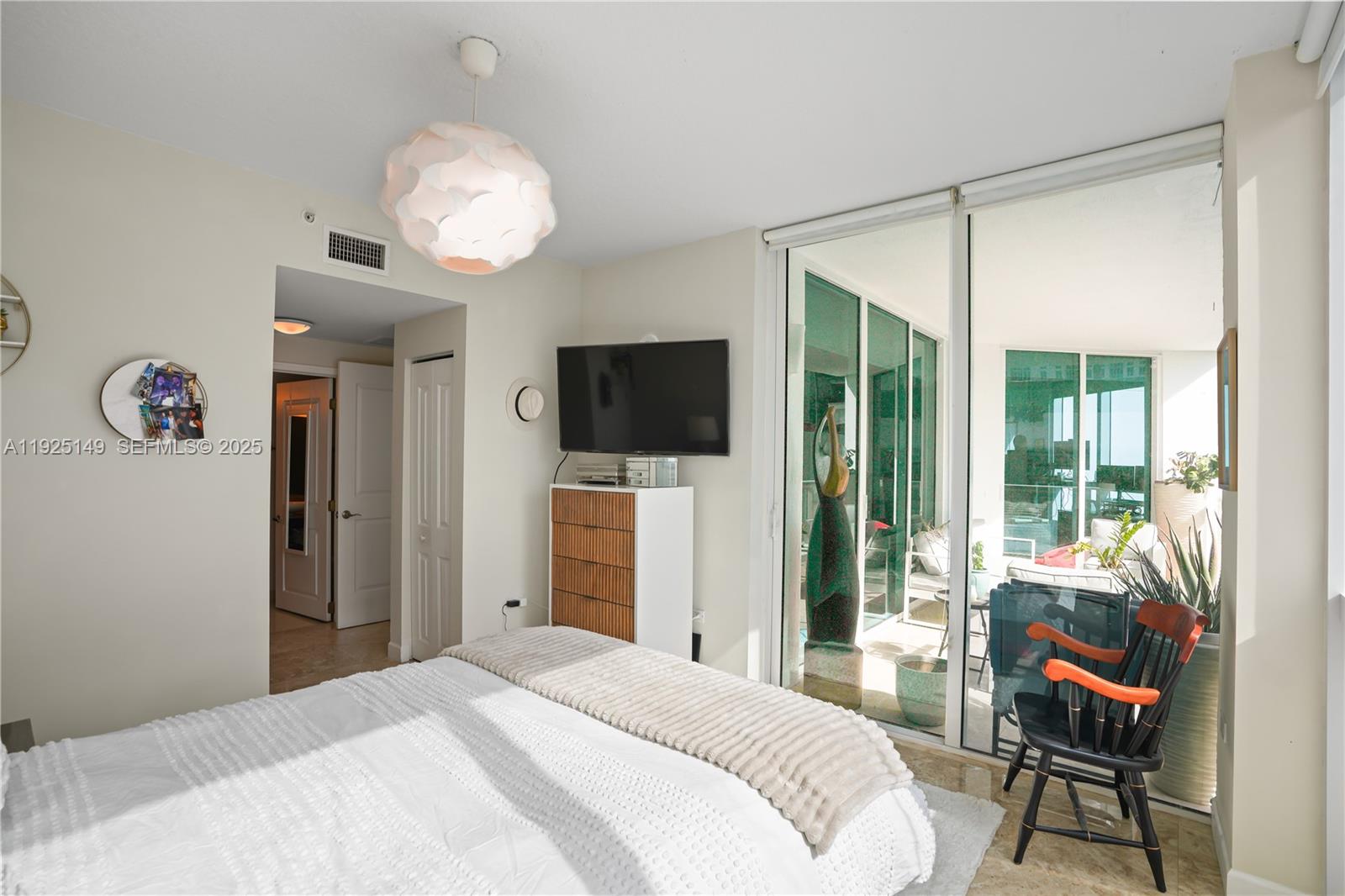 480 NE 30th St # 703