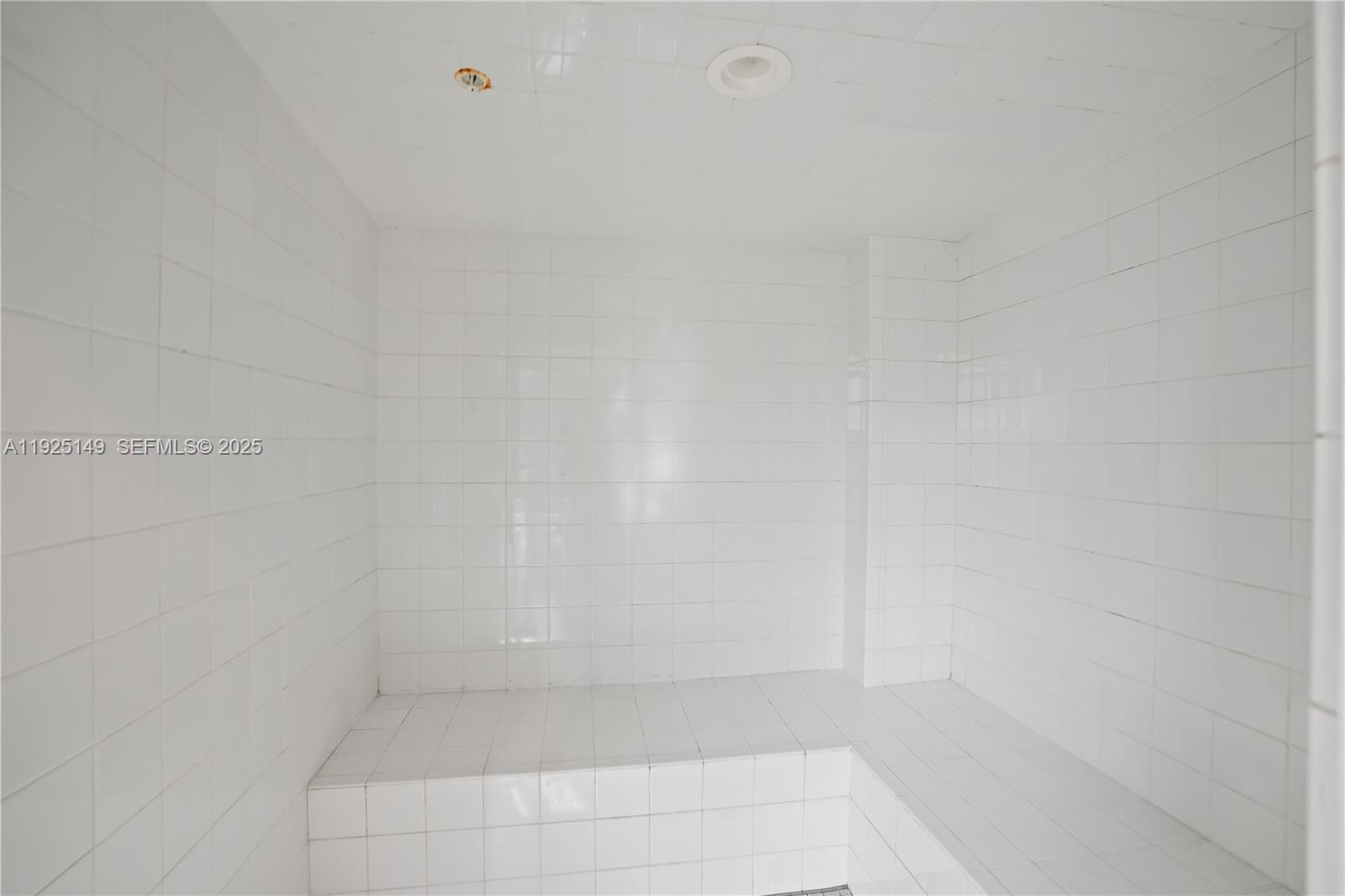 480 NE 30th St # 703