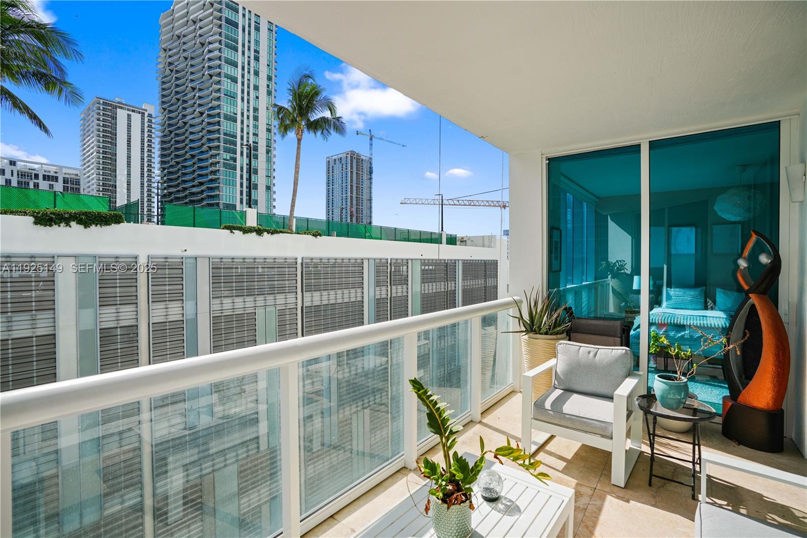 480 NE 30th St # 703