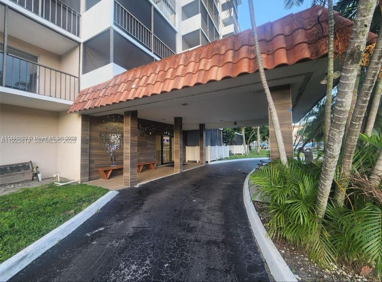 4164 Inverrary Dr # 406