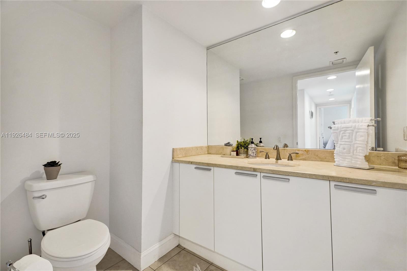 14951 Royal Oaks Ln # 401