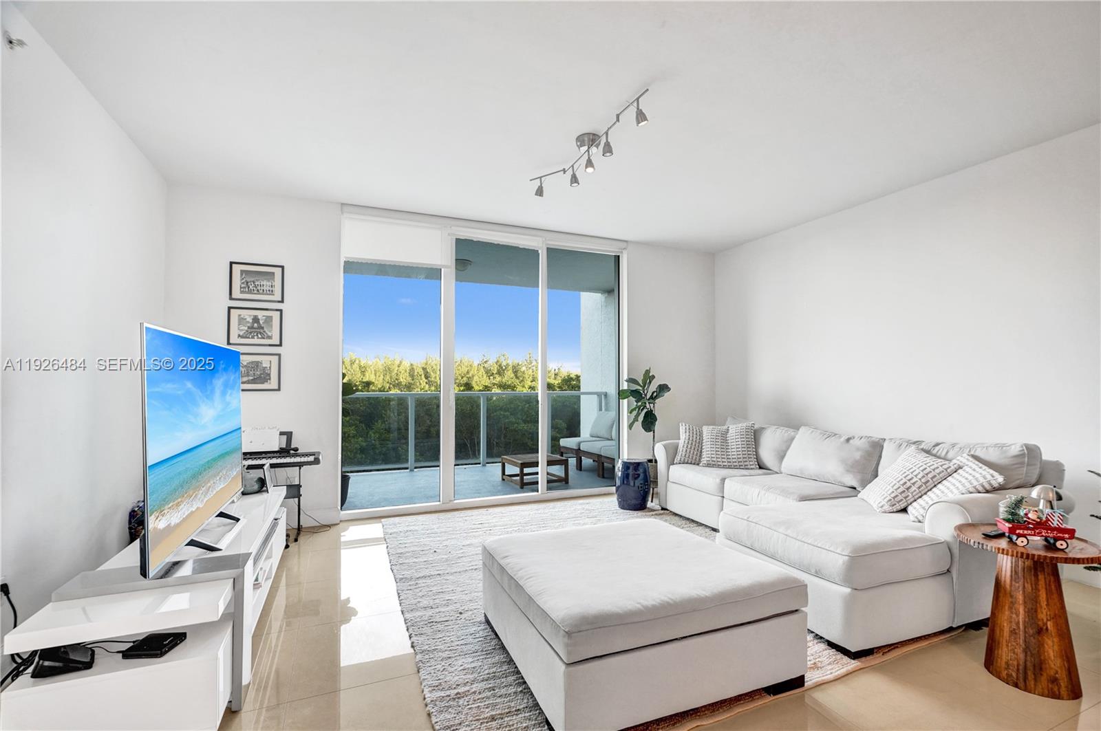 14951 Royal Oaks Ln # 401