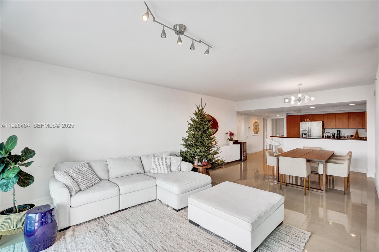 14951 Royal Oaks Ln # 401