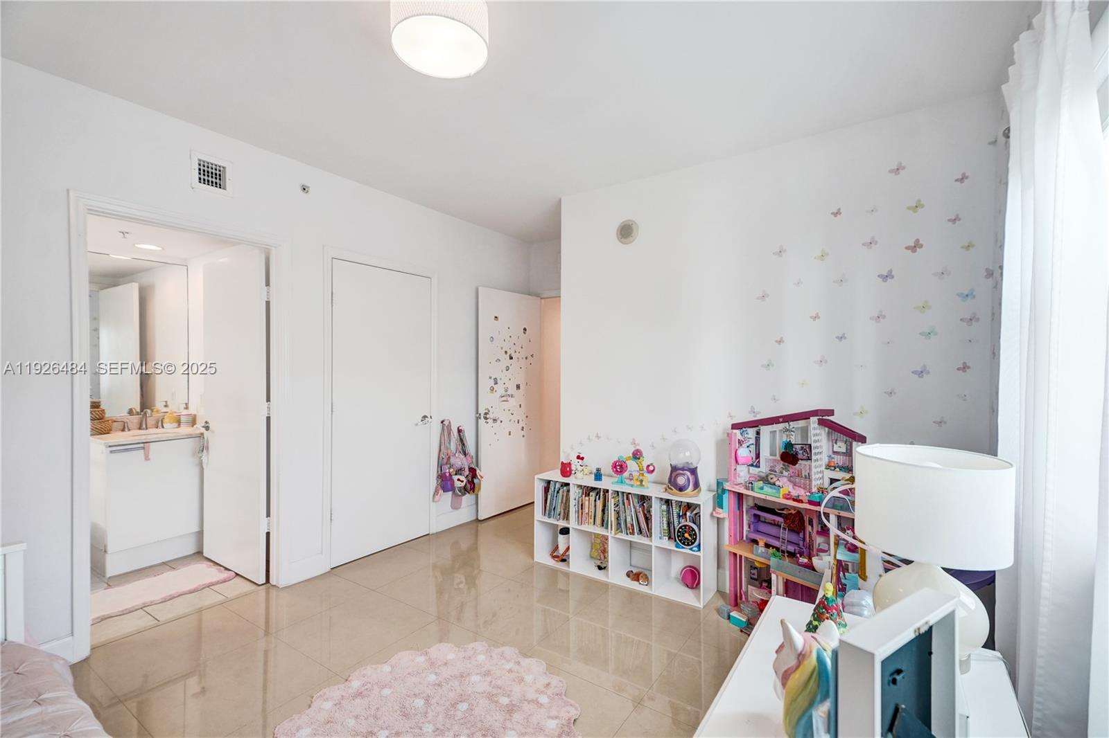 14951 Royal Oaks Ln # 401