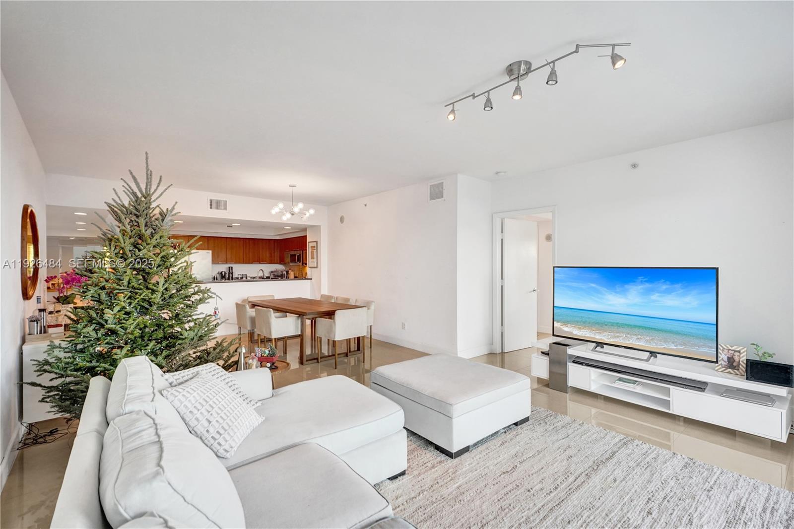 14951 Royal Oaks Ln # 401