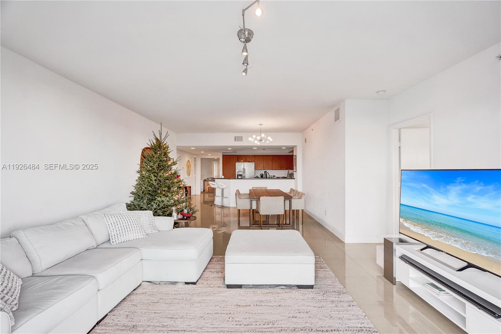 14951 Royal Oaks Ln # 401