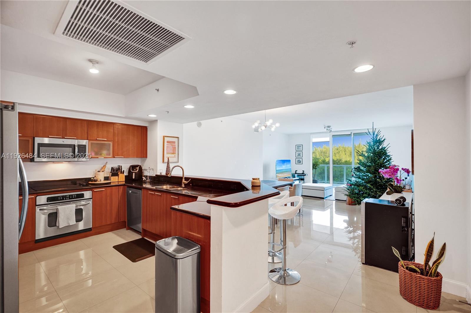 14951 Royal Oaks Ln # 401