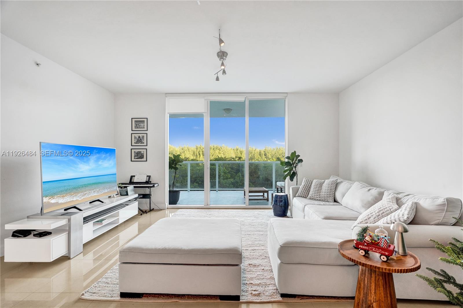 14951 Royal Oaks Ln # 401