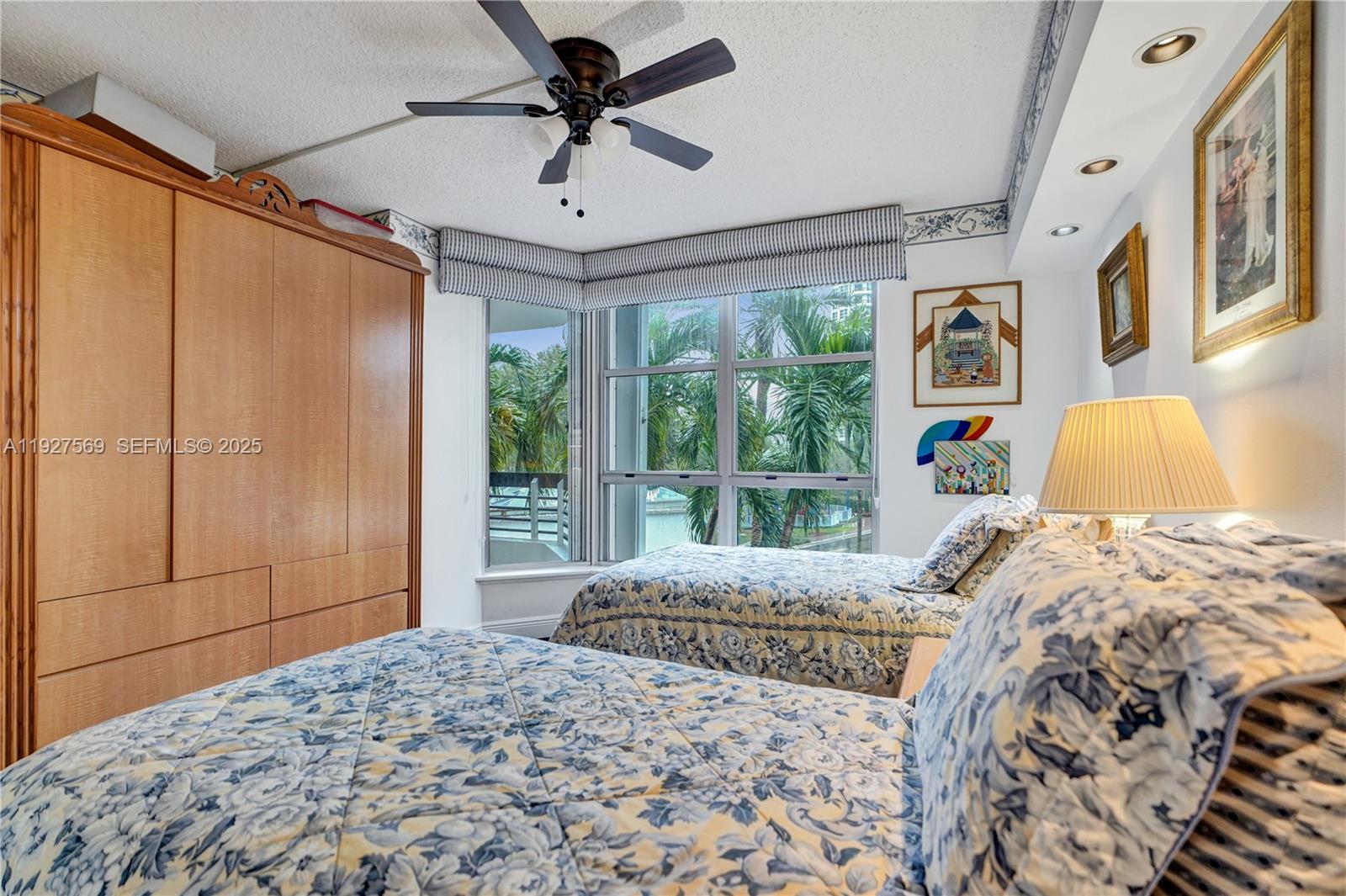 3600 Mystic Pointe Dr # 311