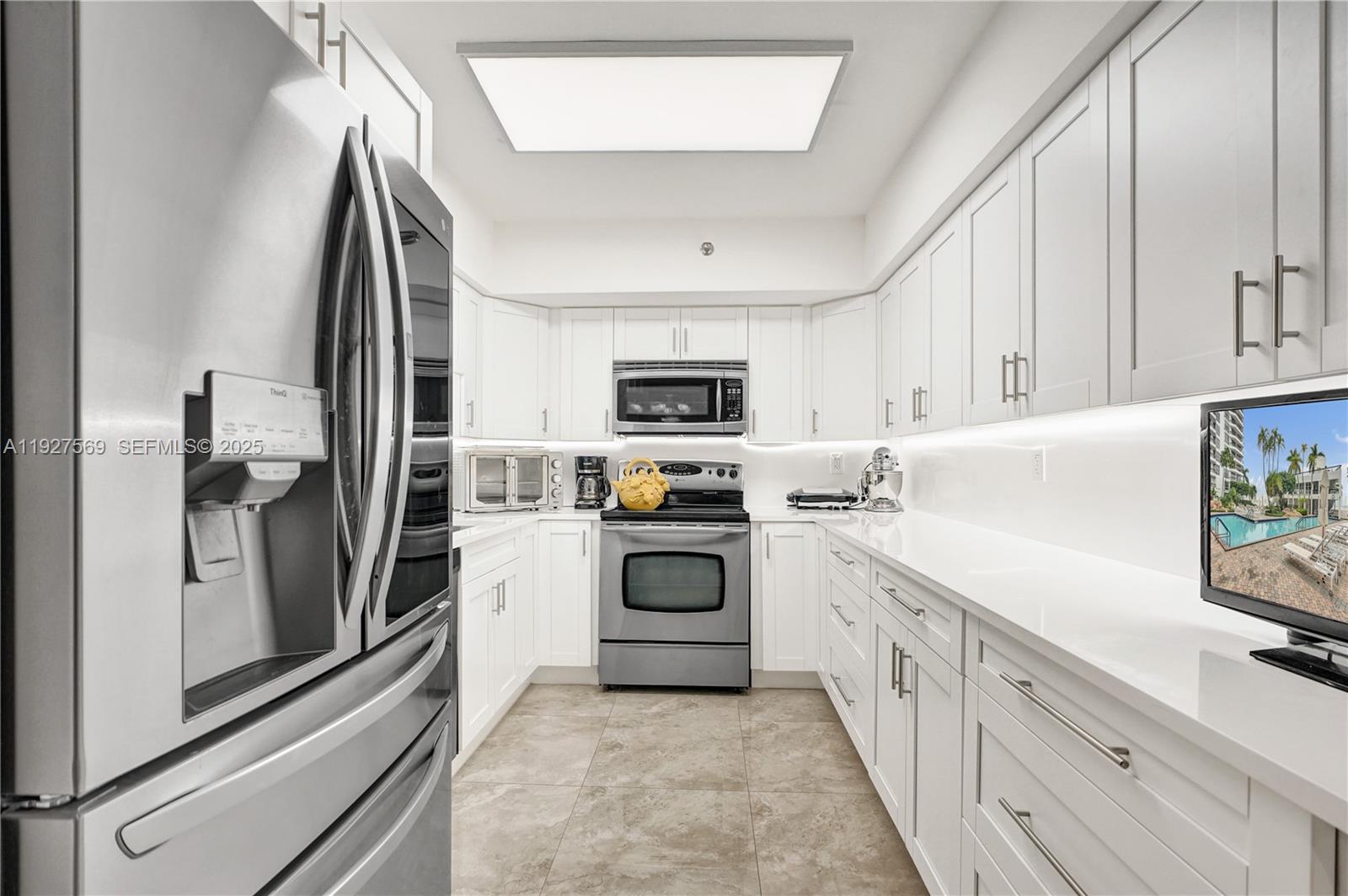 3600 Mystic Pointe Dr # 311