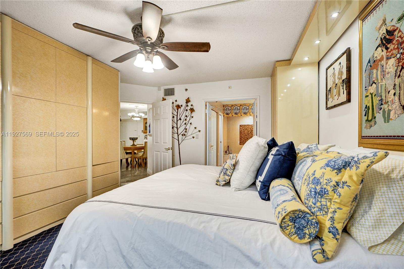 3600 Mystic Pointe Dr # 311