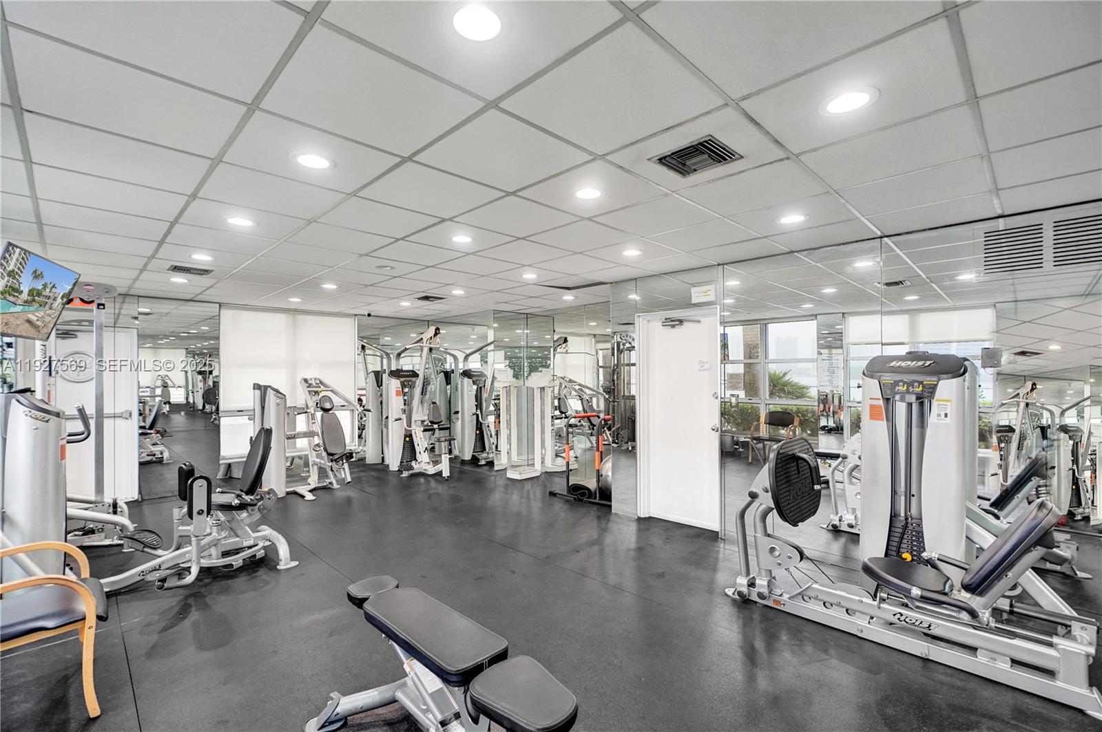 3600 Mystic Pointe Dr # 311