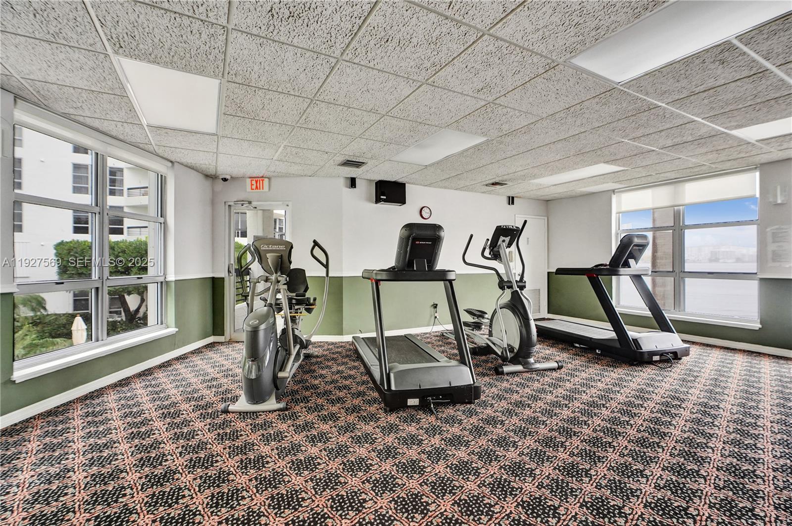 3600 Mystic Pointe Dr # 311