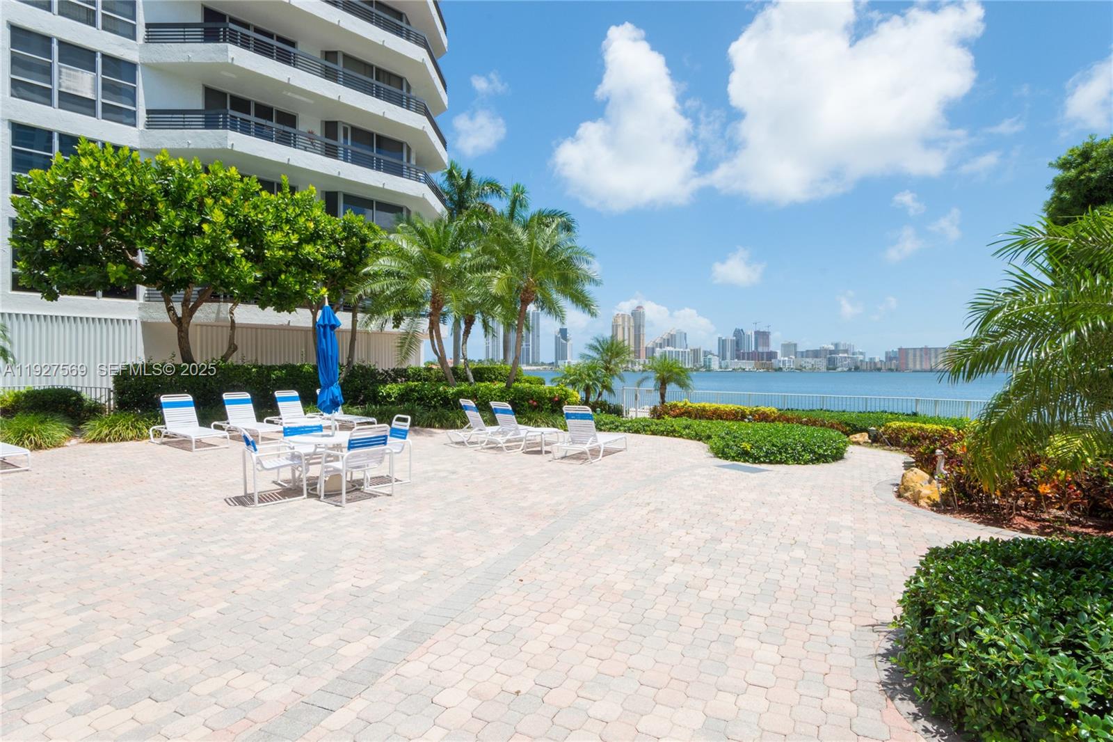 3600 Mystic Pointe Dr # 311