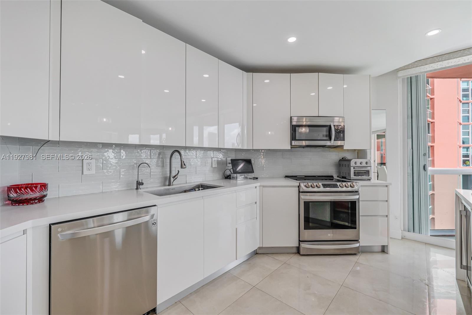 3370 Hidden Bay Dr # 1207