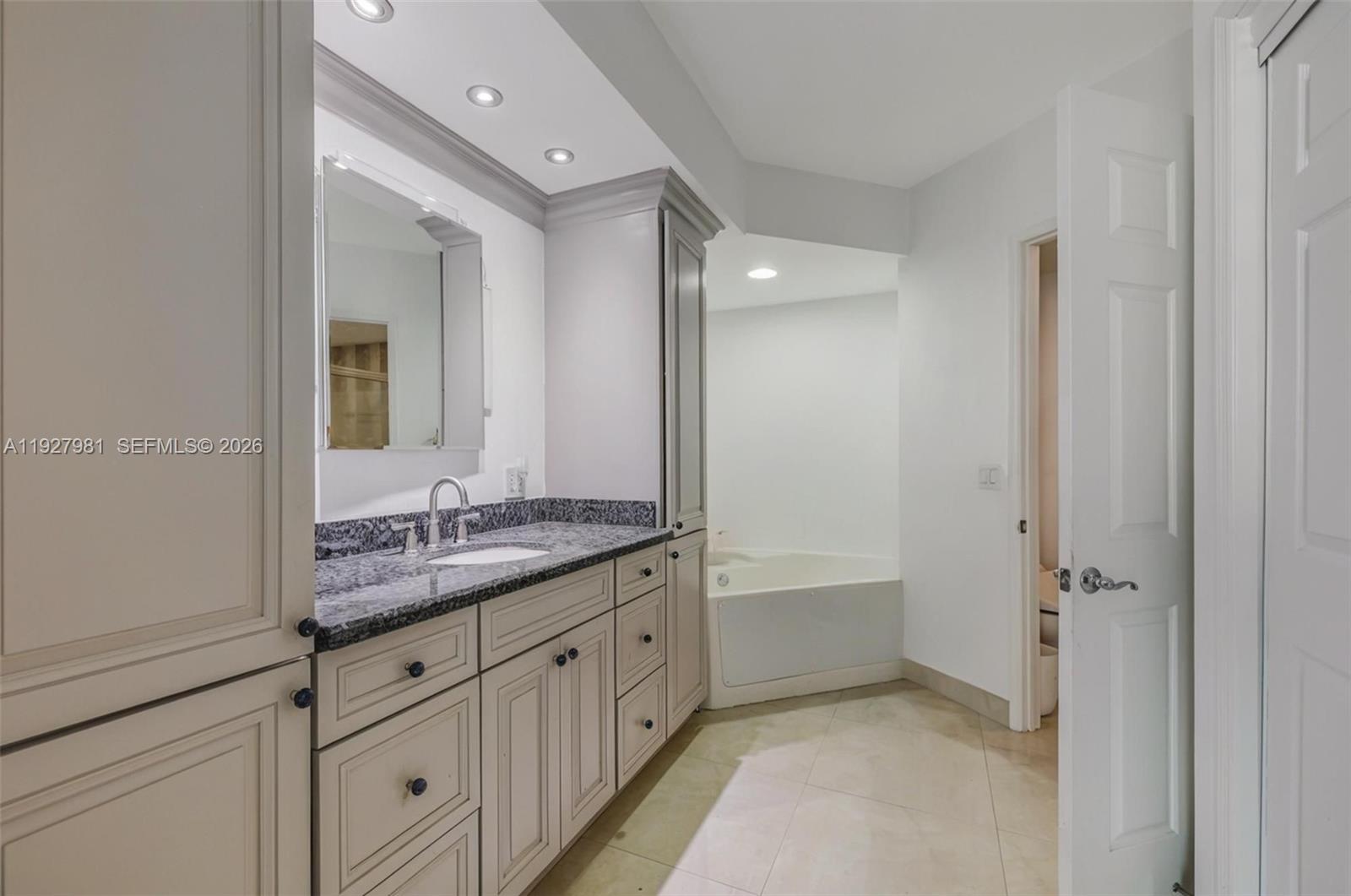 3370 Hidden Bay Dr # 1207