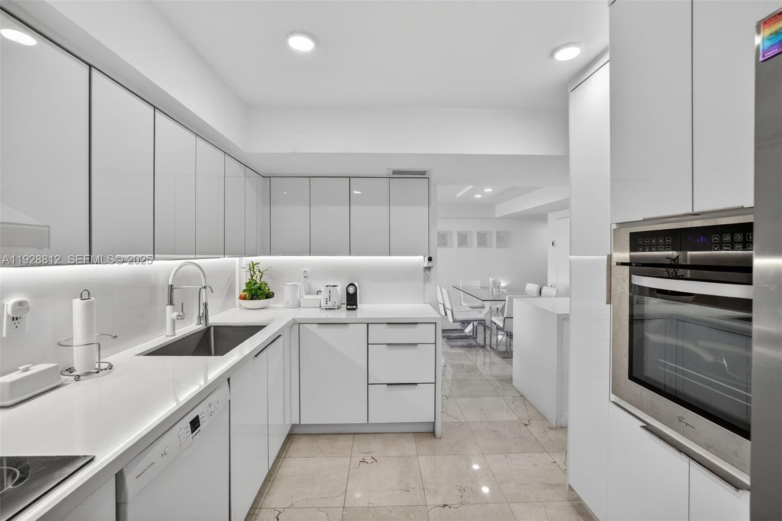 9250 W Bay Harbor Dr # 5D