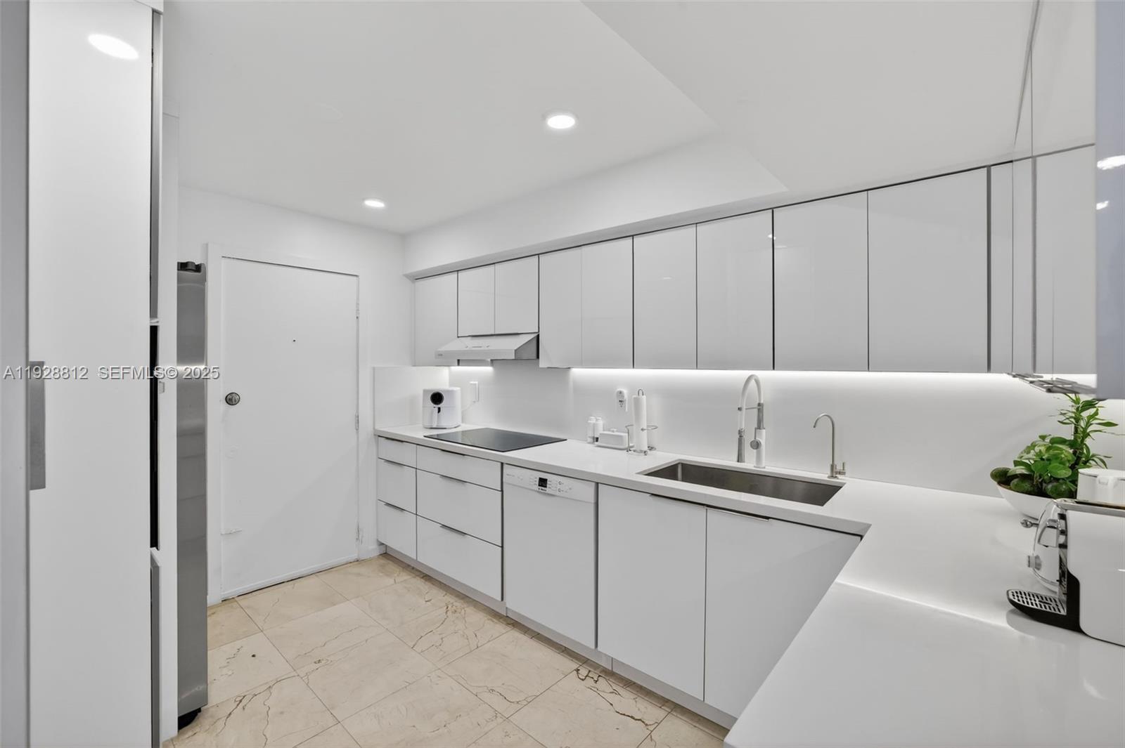 9250 W Bay Harbor Dr # 5D