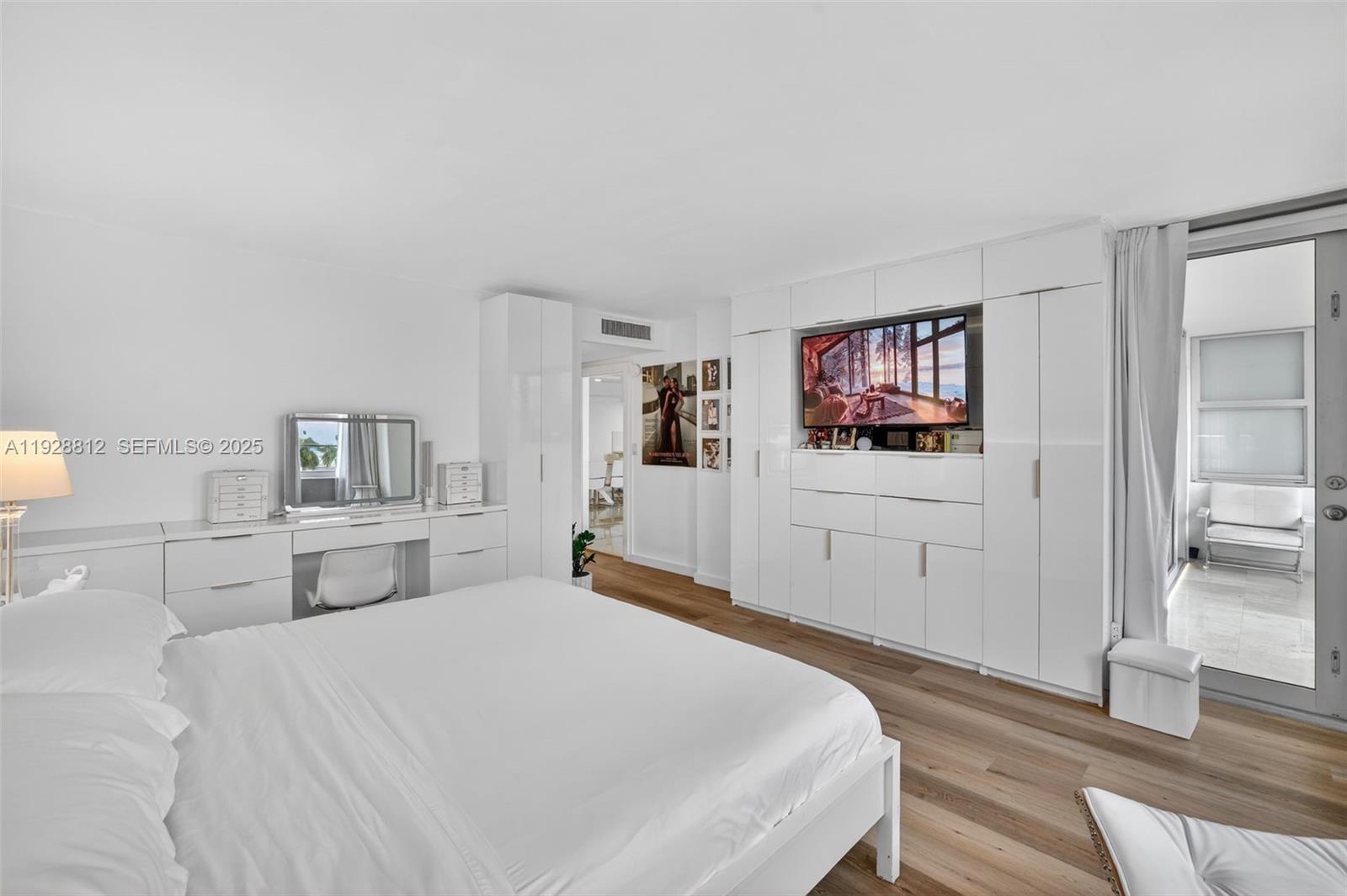 9250 W Bay Harbor Dr # 5D