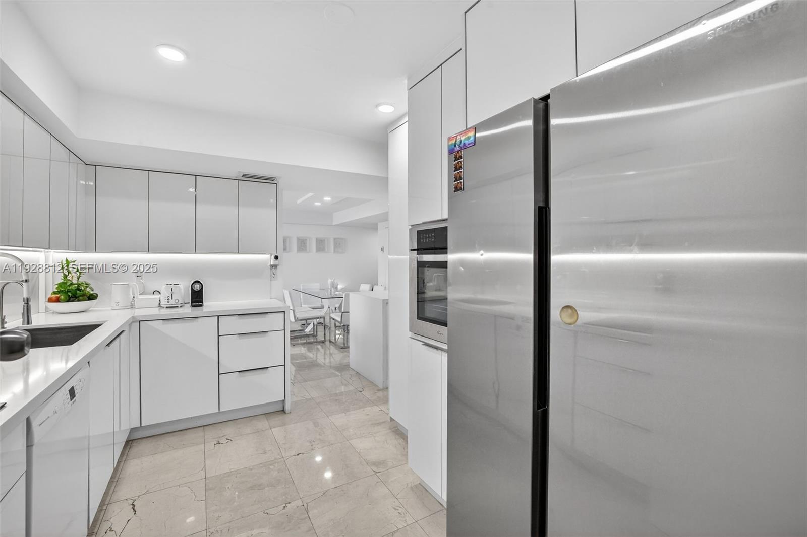 9250 W Bay Harbor Dr # 5D