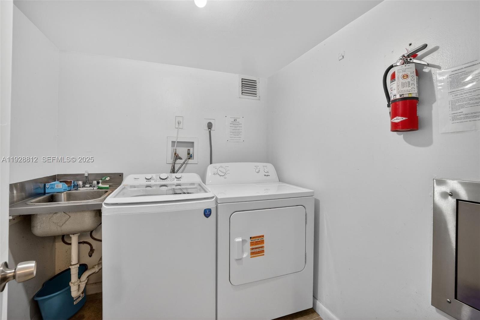 9250 W Bay Harbor Dr # 5D